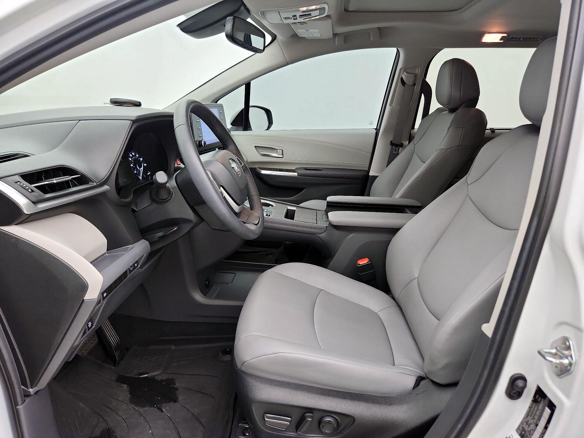Thumbnail: 2024 Toyota Sienna - 11
