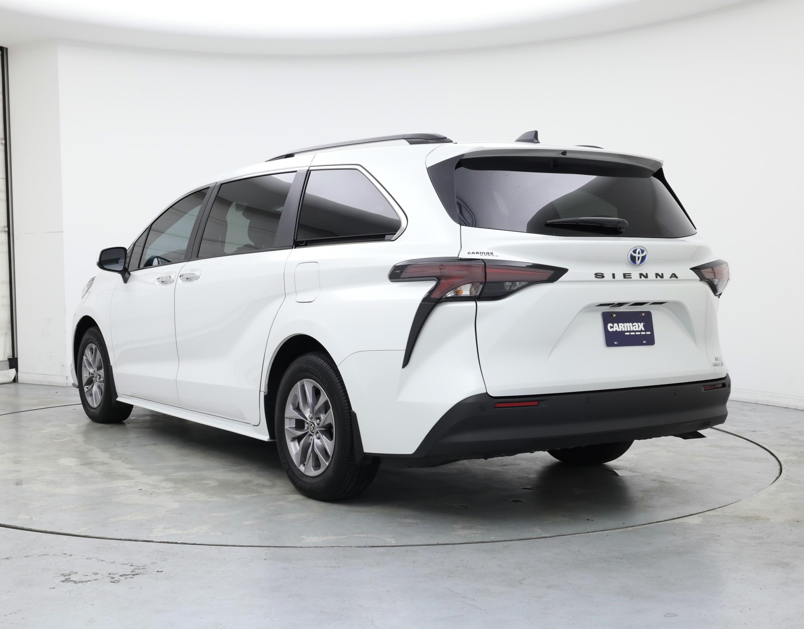 Thumbnail: 2024 Toyota Sienna - 2