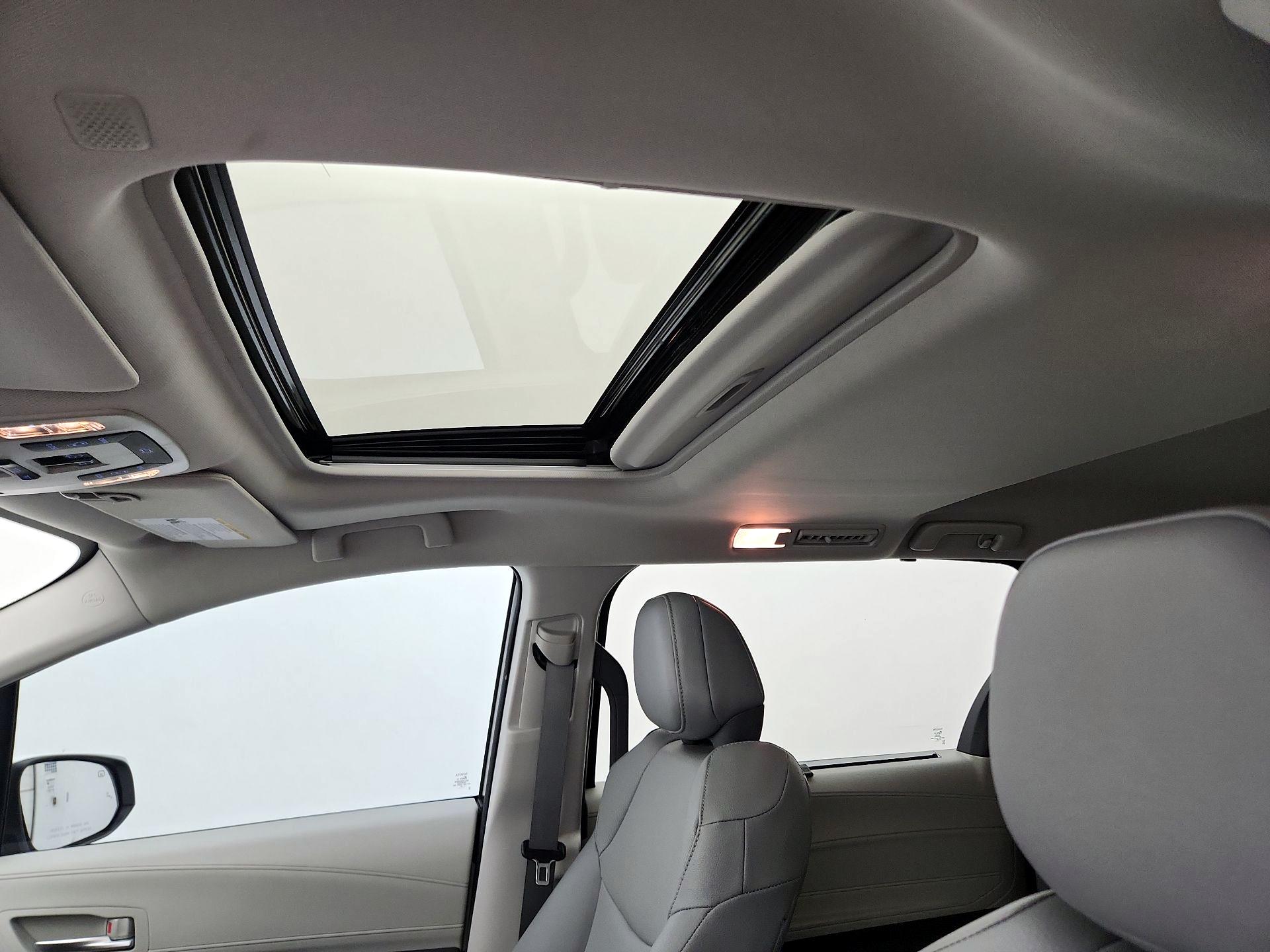 Thumbnail: 2024 Toyota Sienna - 19