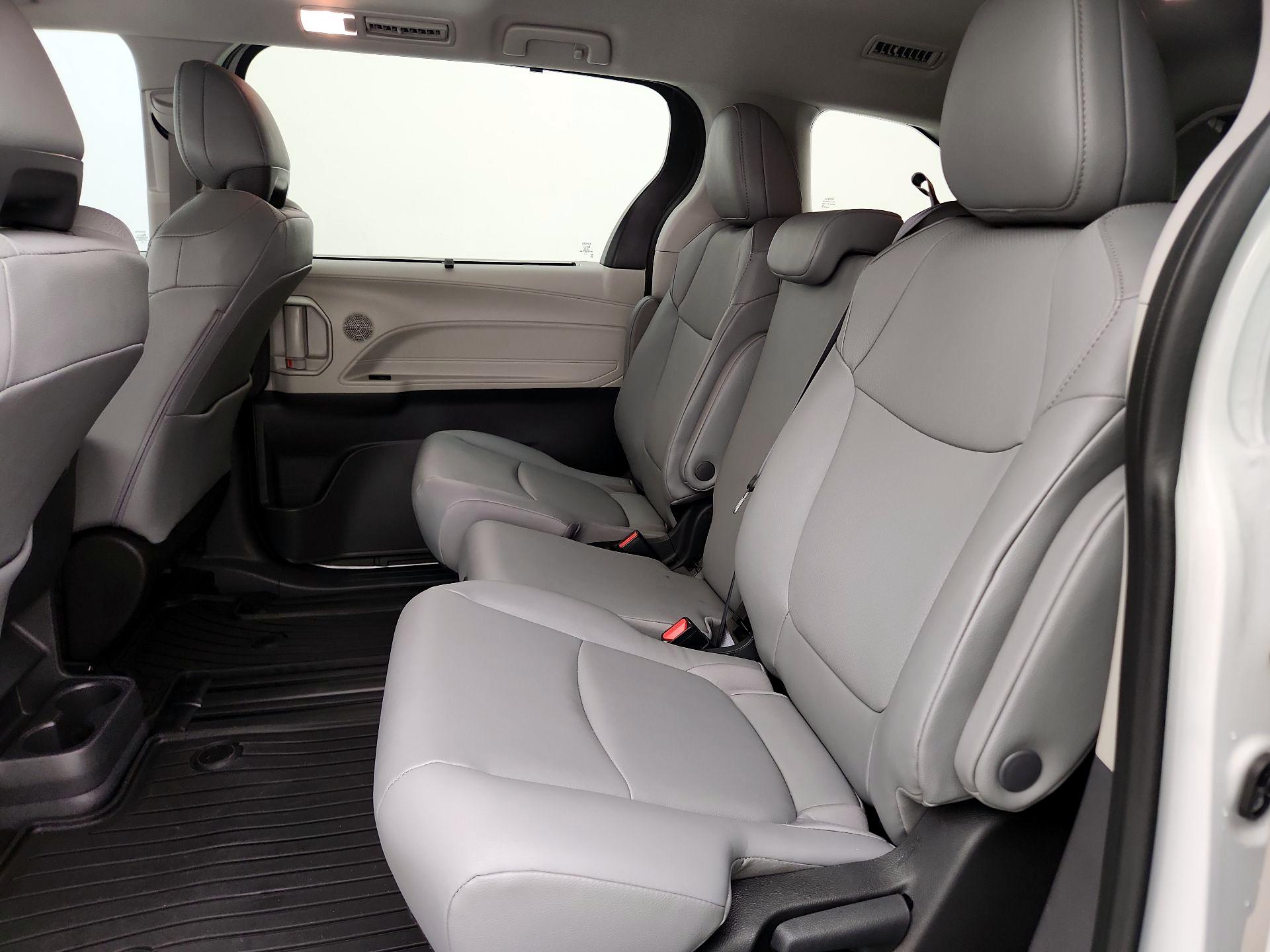 Thumbnail: 2024 Toyota Sienna - 20