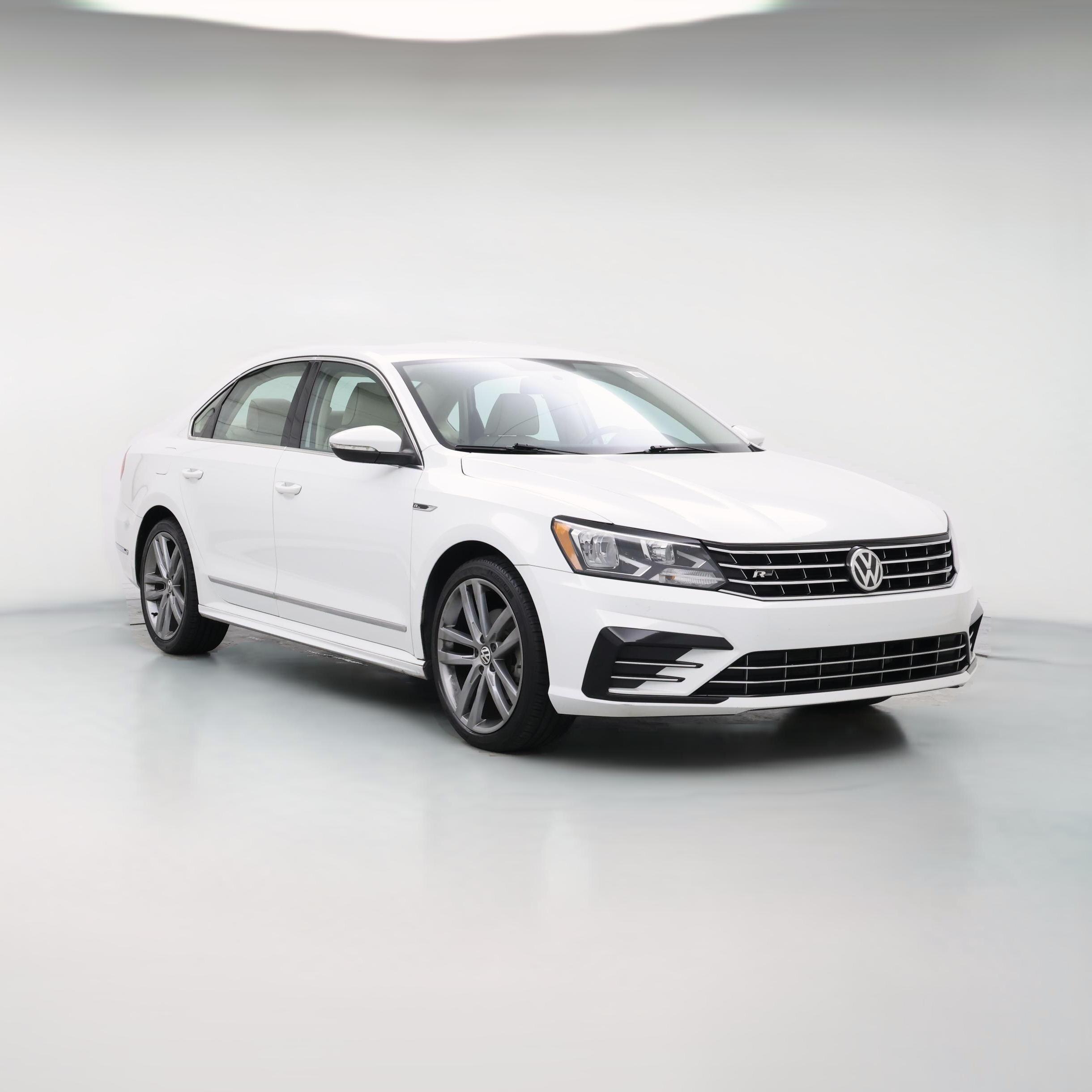 Thumbnail: 2017 Volkswagen Passat - 1
