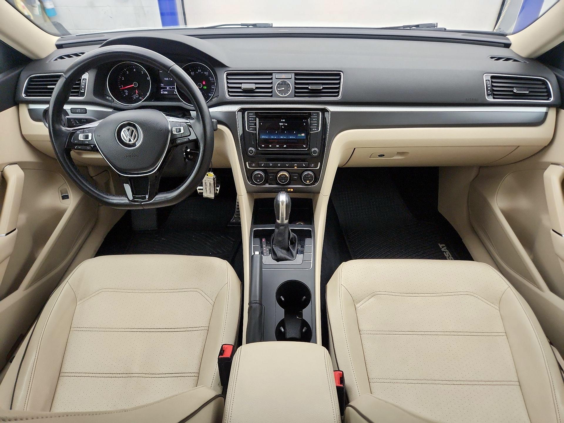 Thumbnail: 2017 Volkswagen Passat - 9