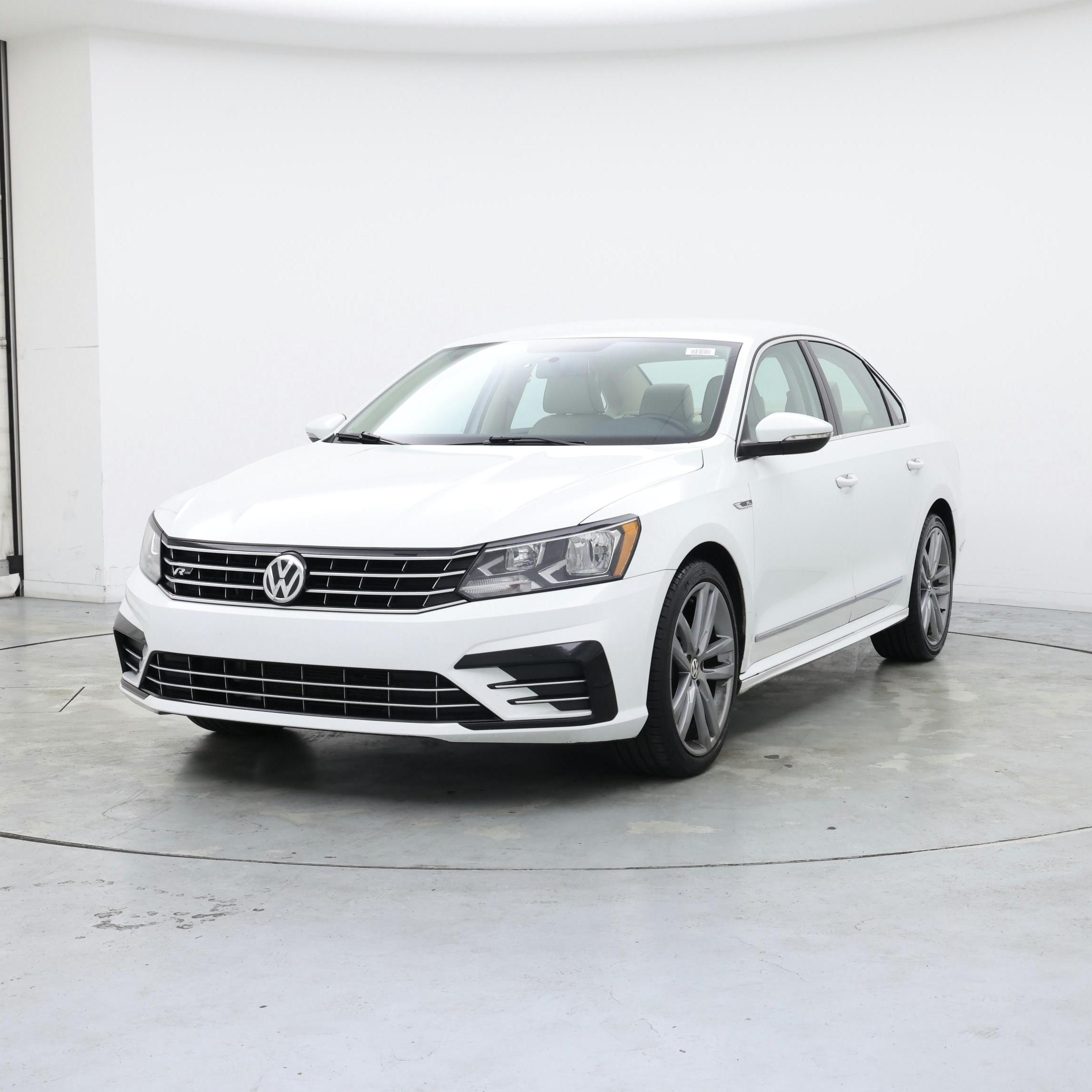 Thumbnail: 2017 Volkswagen Passat - 4