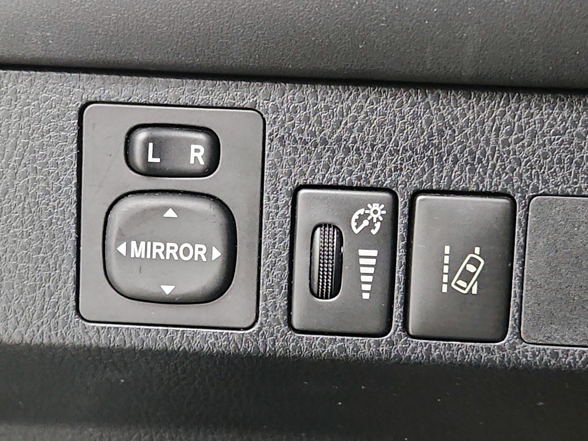 Thumbnail: 2018 Toyota RAV4 - 13