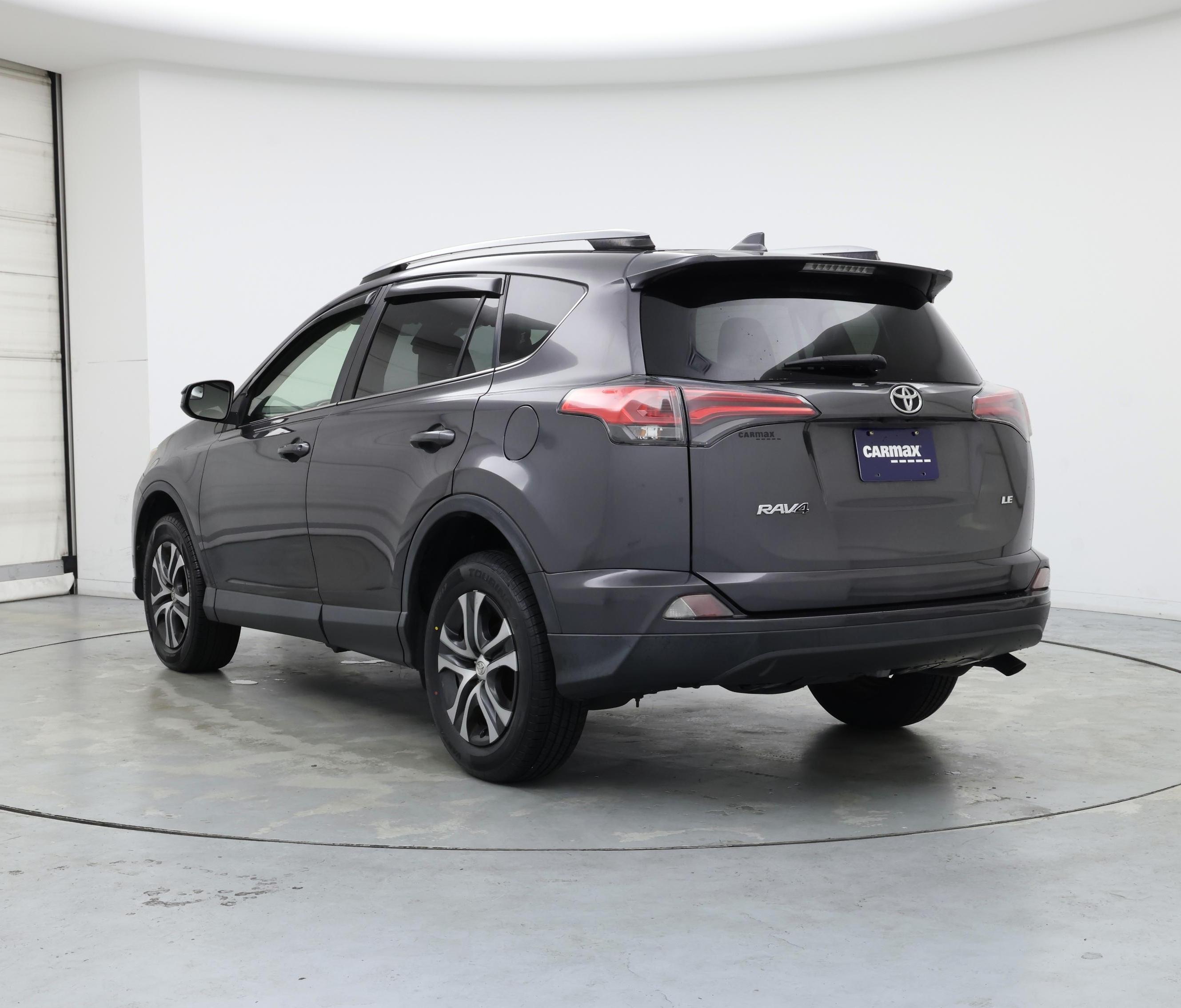 Thumbnail: 2018 Toyota RAV4 - 2