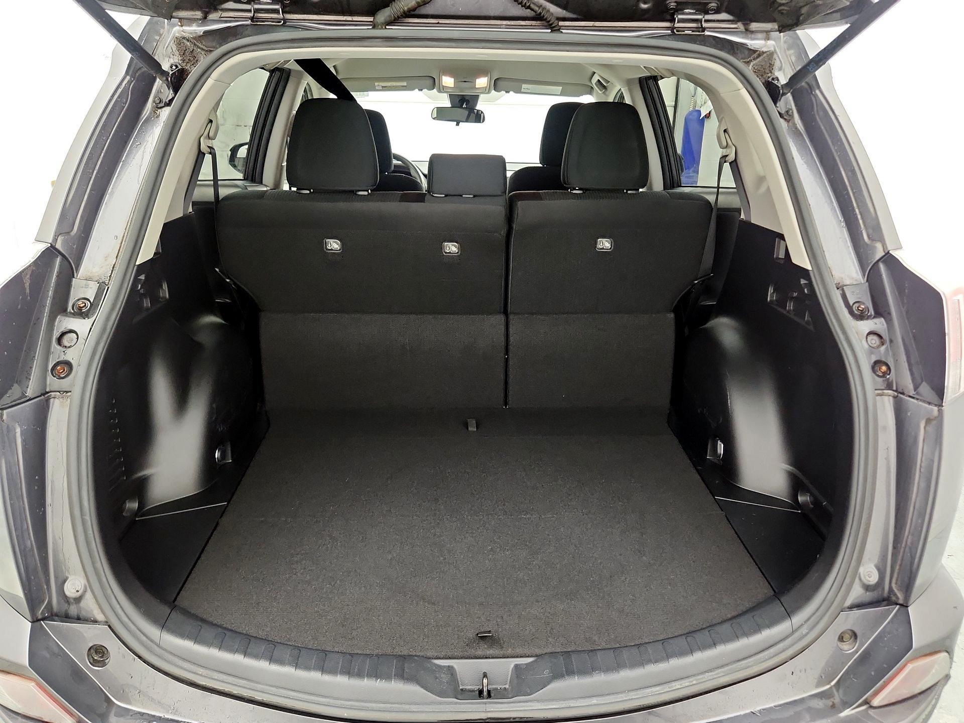 Thumbnail: 2018 Toyota RAV4 - 20
