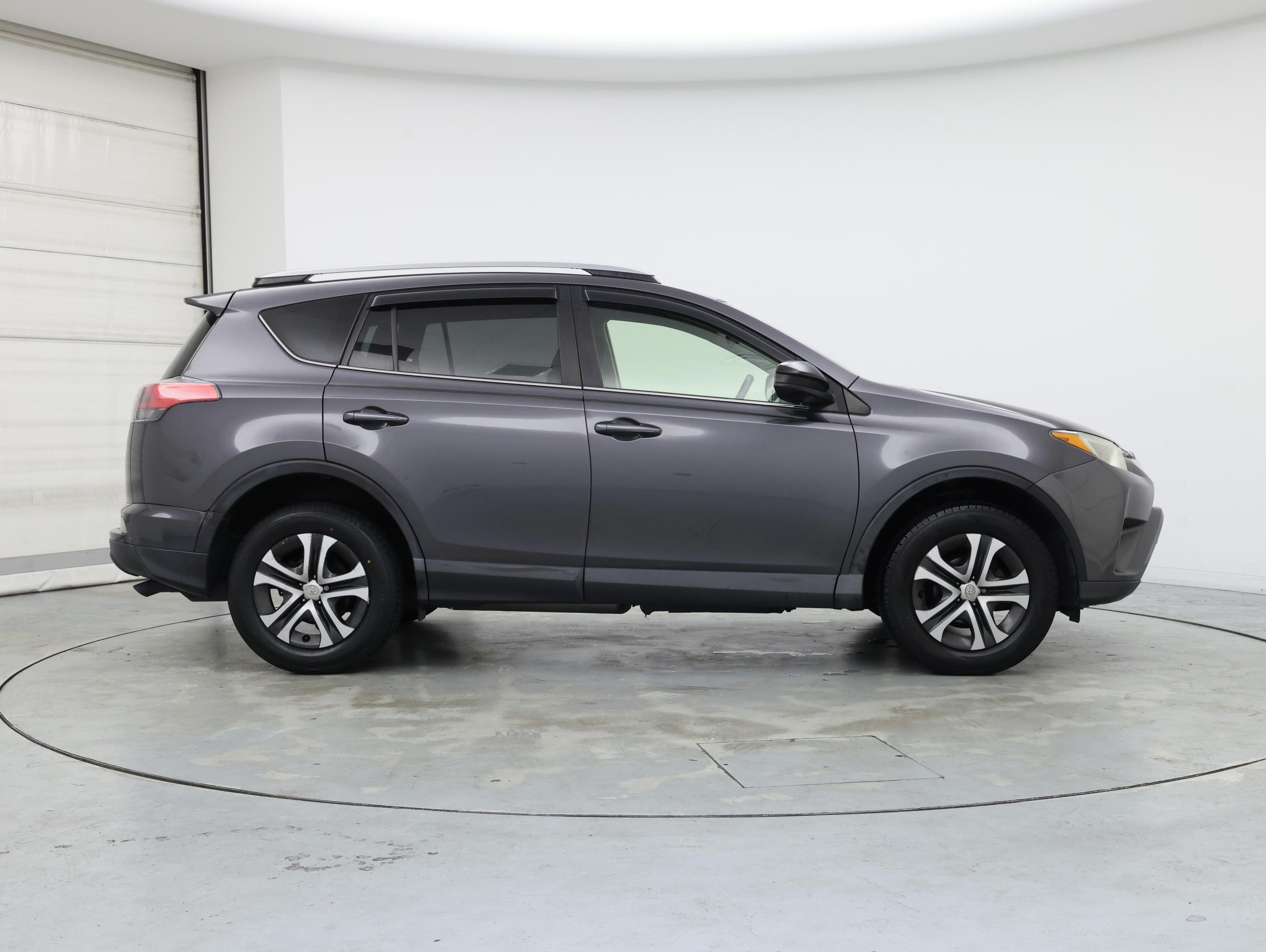Thumbnail: 2018 Toyota RAV4 - 7