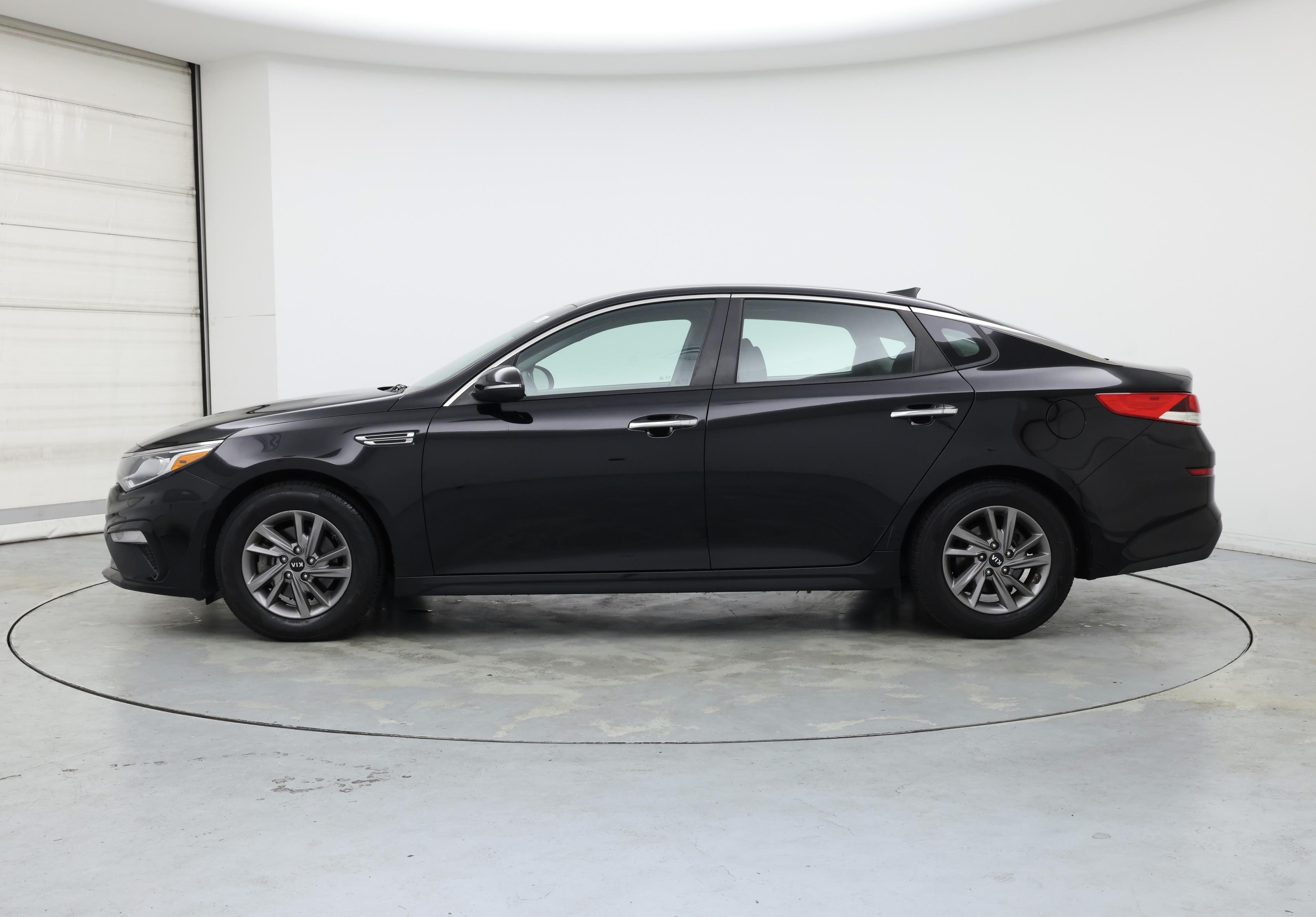 Thumbnail: 2020 Kia Optima - 3