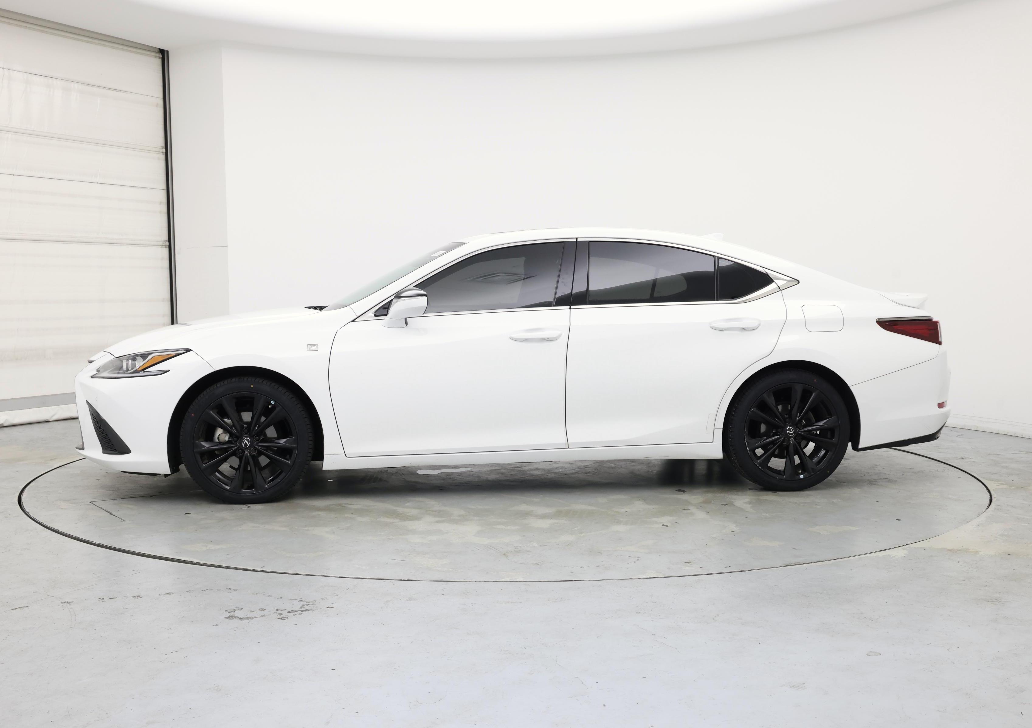 Thumbnail: 2022 Lexus ES - 3