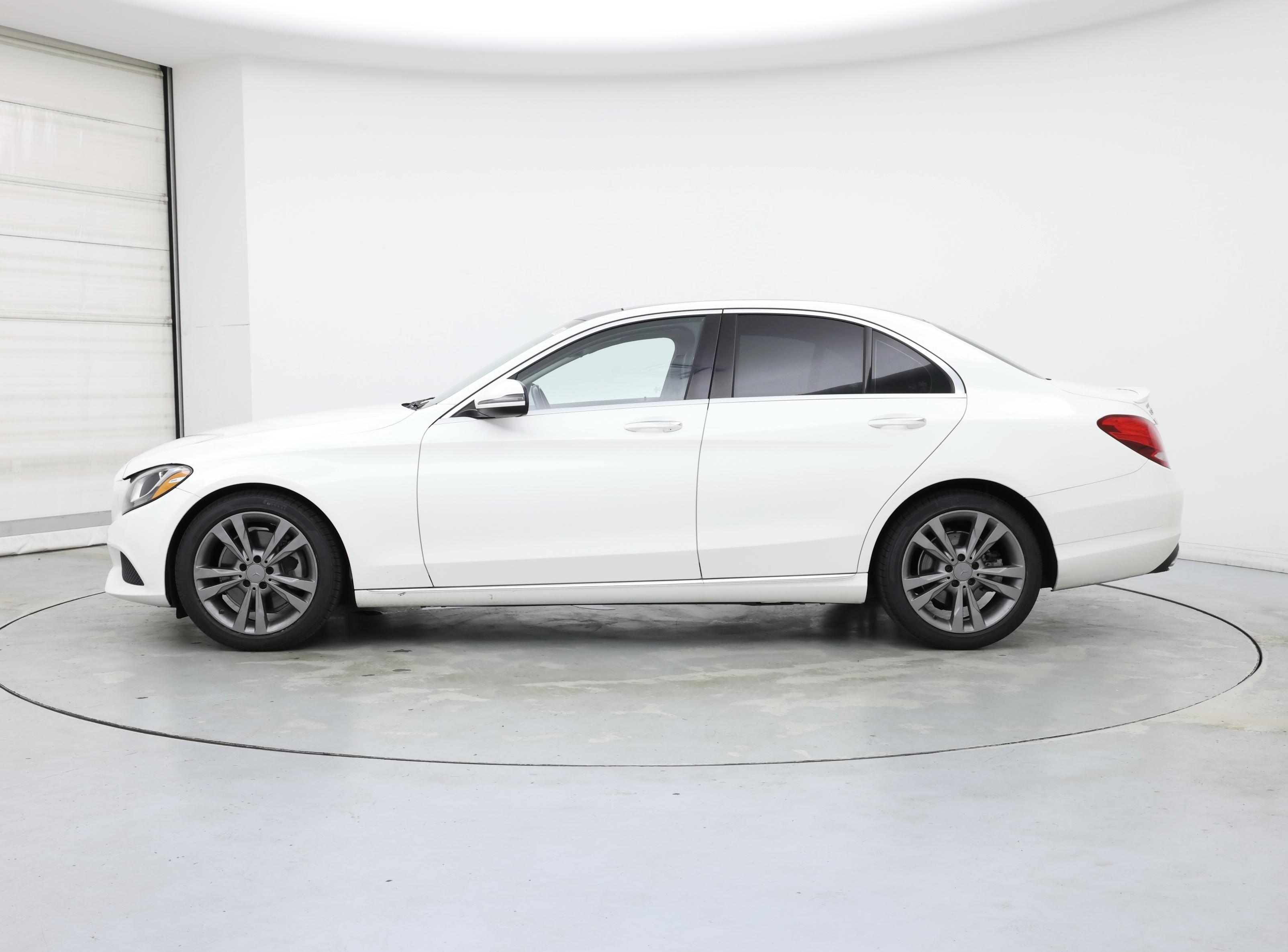 Thumbnail: 2016 Mercedes-Benz C-Class - 3