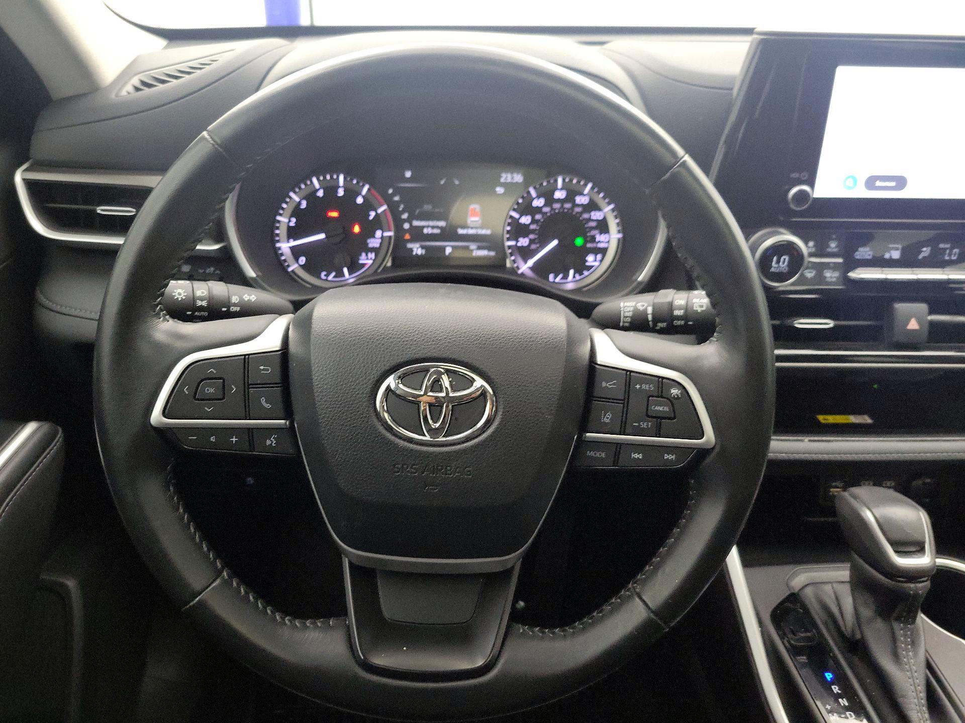 Thumbnail: 2023 Toyota Highlander - 10