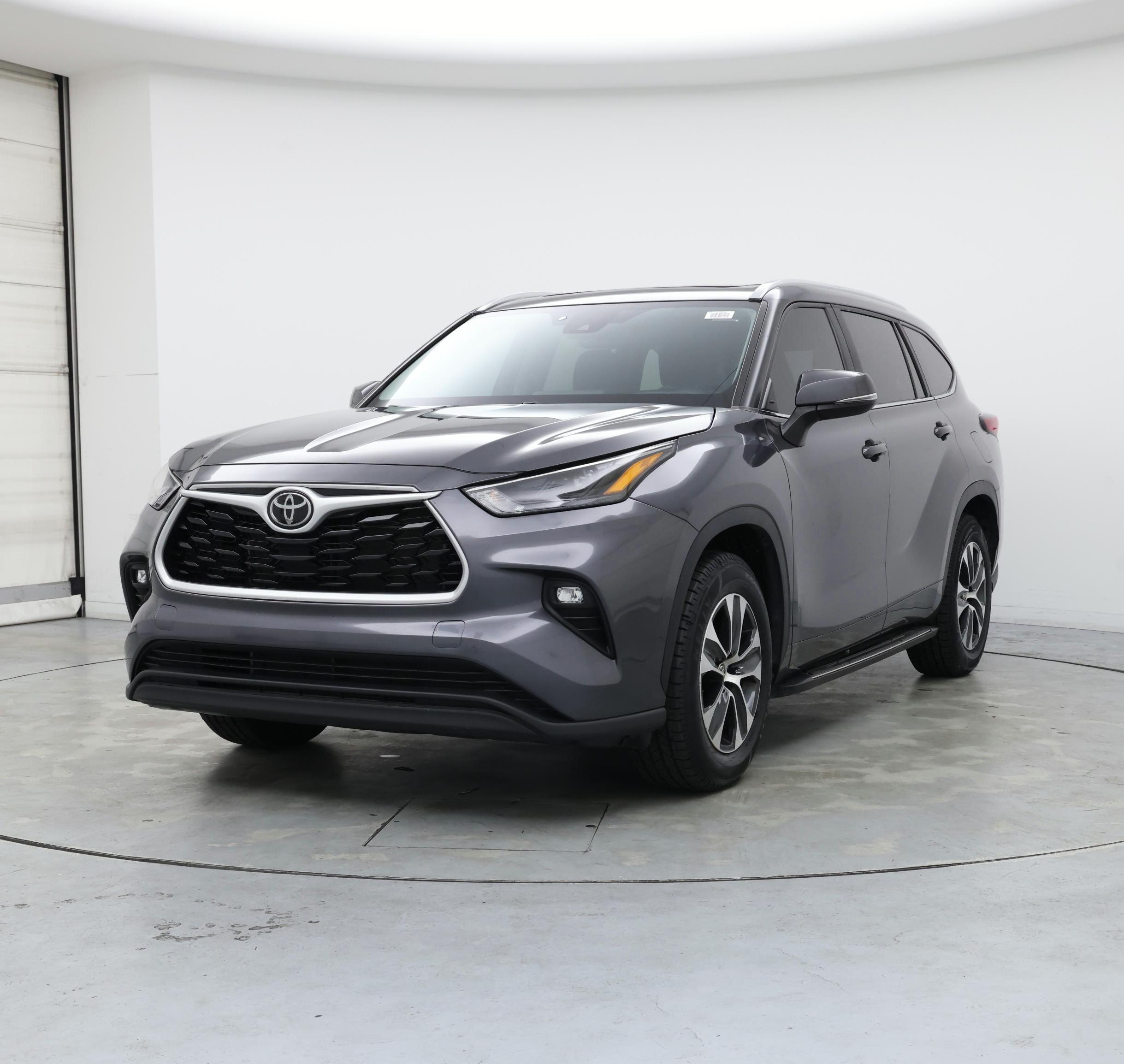 Thumbnail: 2023 Toyota Highlander - 4