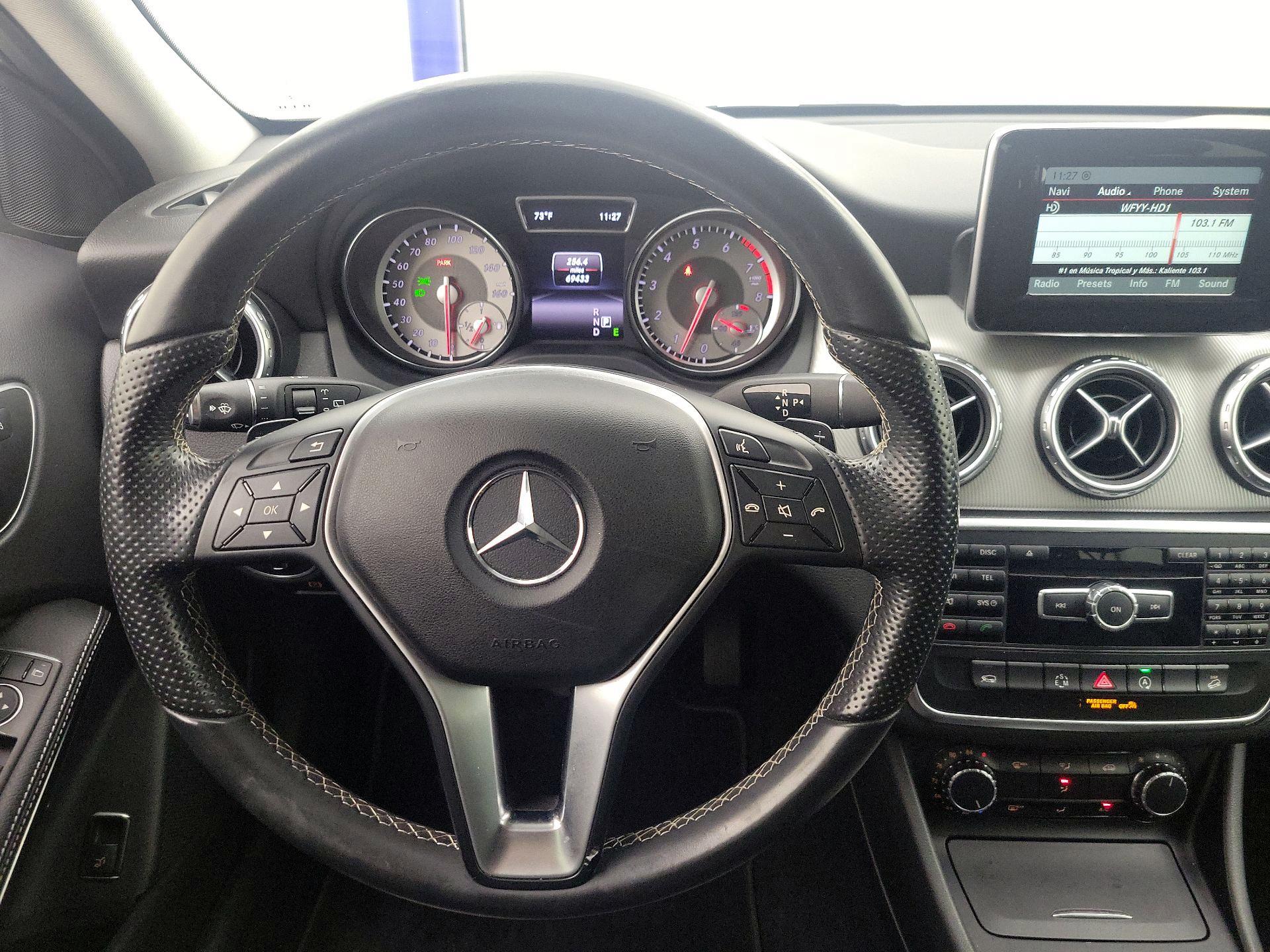 Thumbnail: 2015 Mercedes-Benz GLA - 10