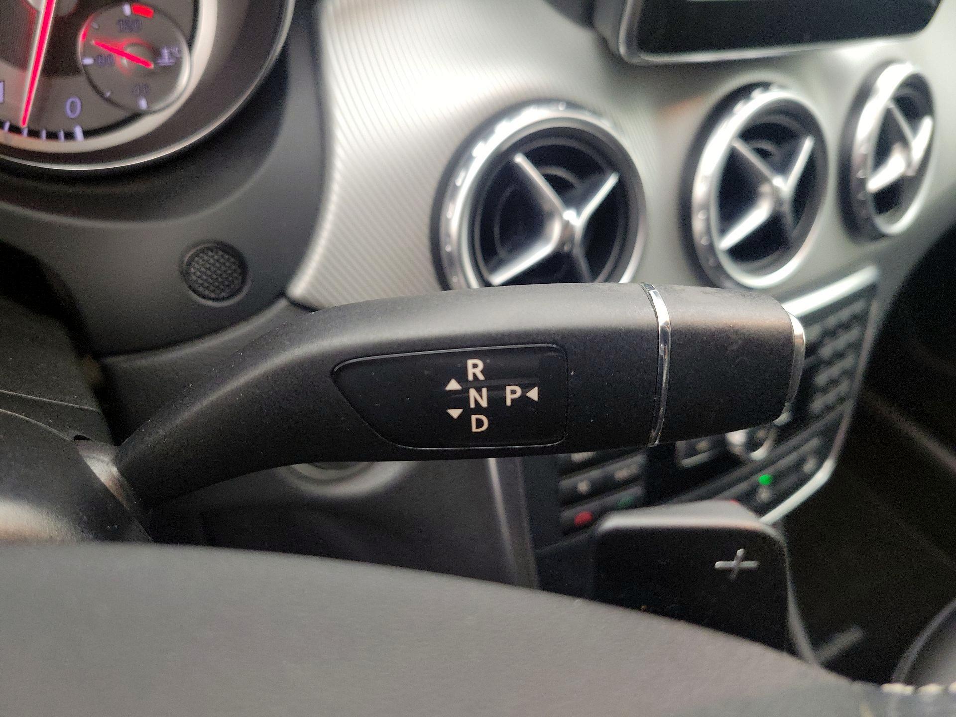 Thumbnail: 2015 Mercedes-Benz GLA - 18