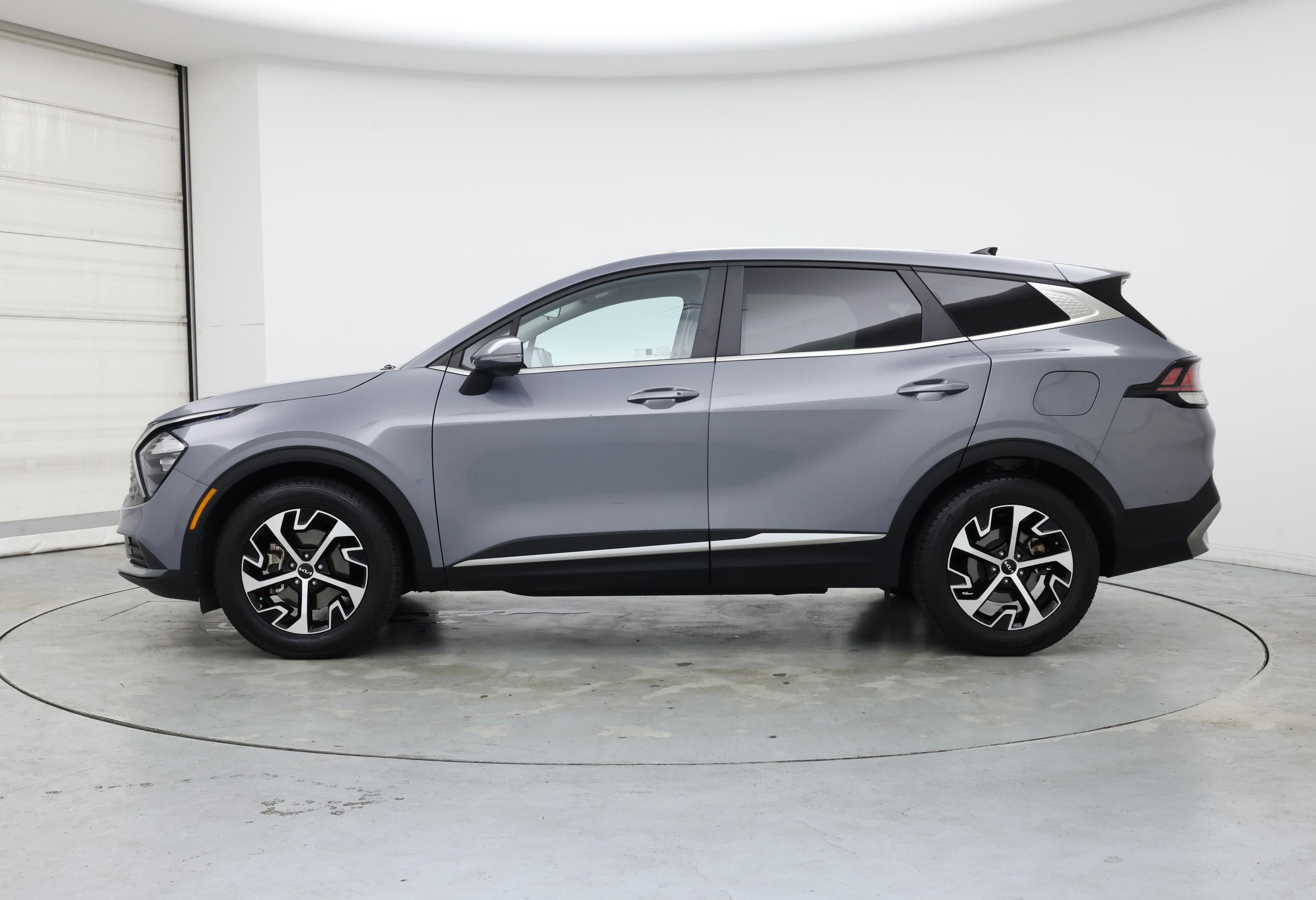 Thumbnail: 2023 Kia Sportage - 3