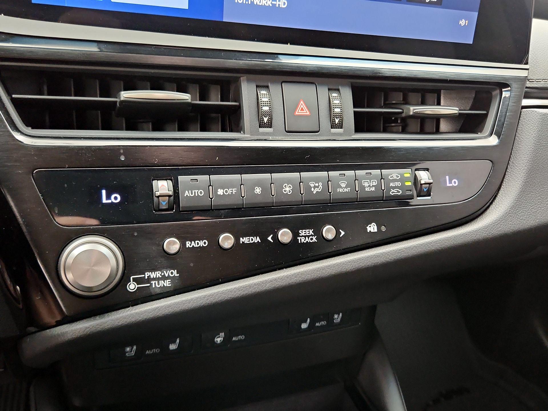 Thumbnail: 2023 Lexus ES - 16