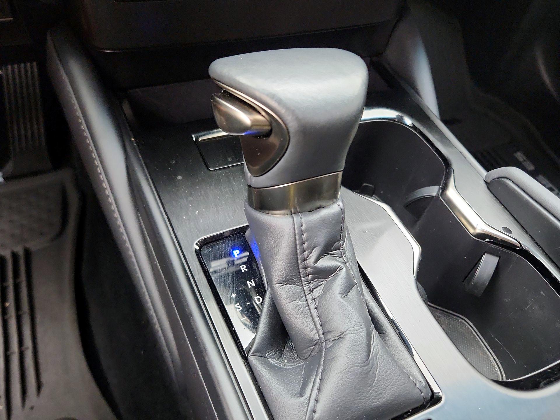 Thumbnail: 2023 Lexus ES - 17
