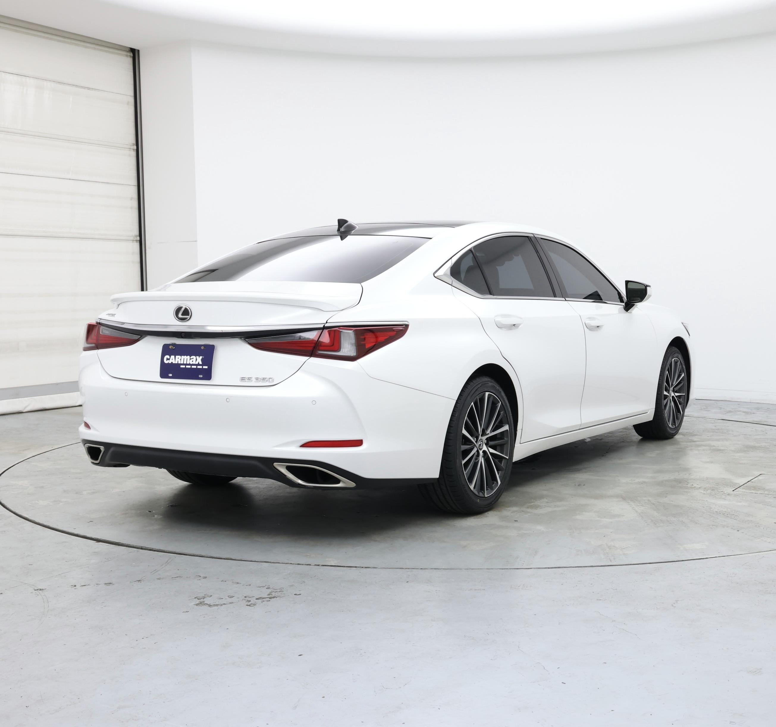 Thumbnail: 2023 Lexus ES - 8