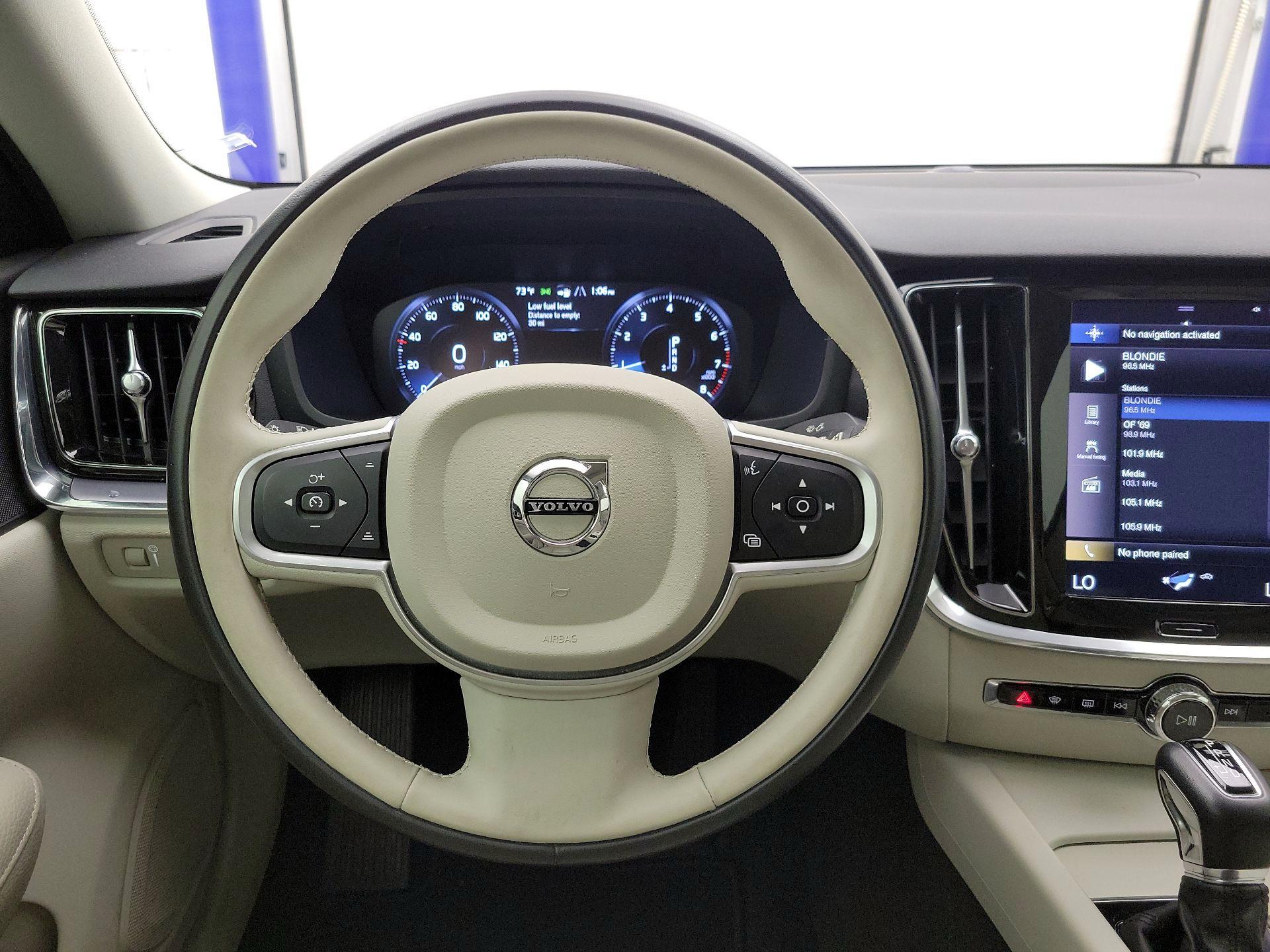 Thumbnail: 2020 Volvo S60 - 10