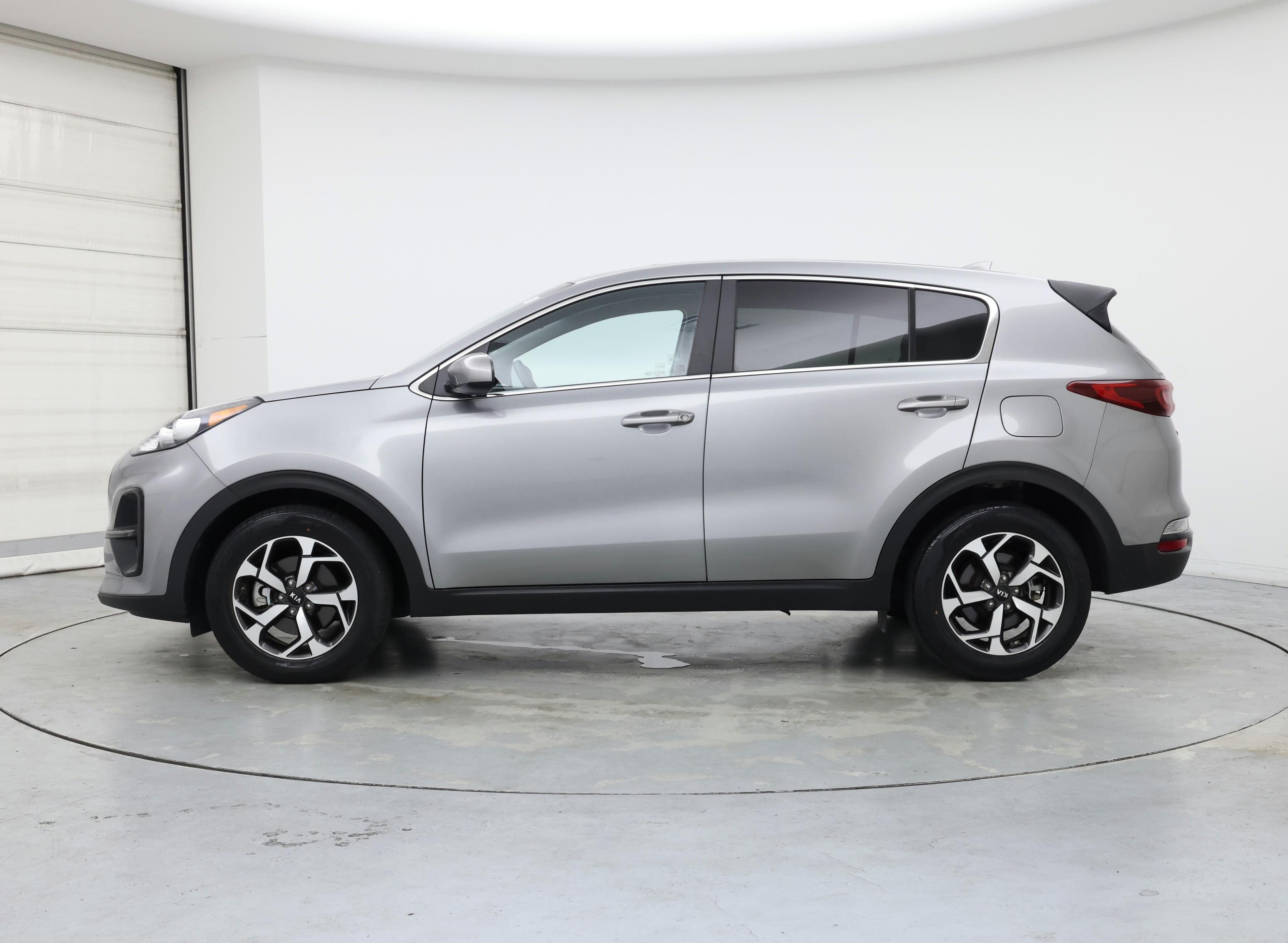 Thumbnail: 2021 Kia Sportage - 3
