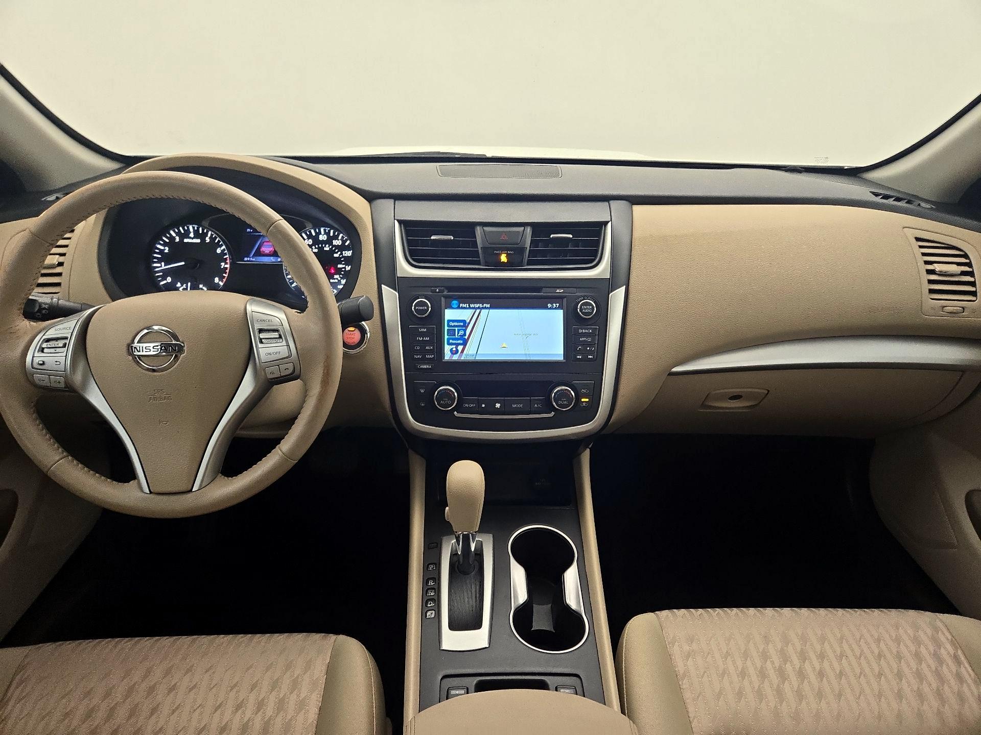 Thumbnail: 2016 Nissan Altima - 9