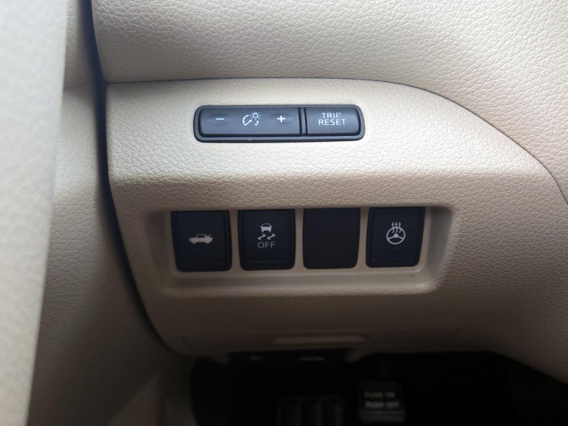Thumbnail: 2016 Nissan Altima - 13