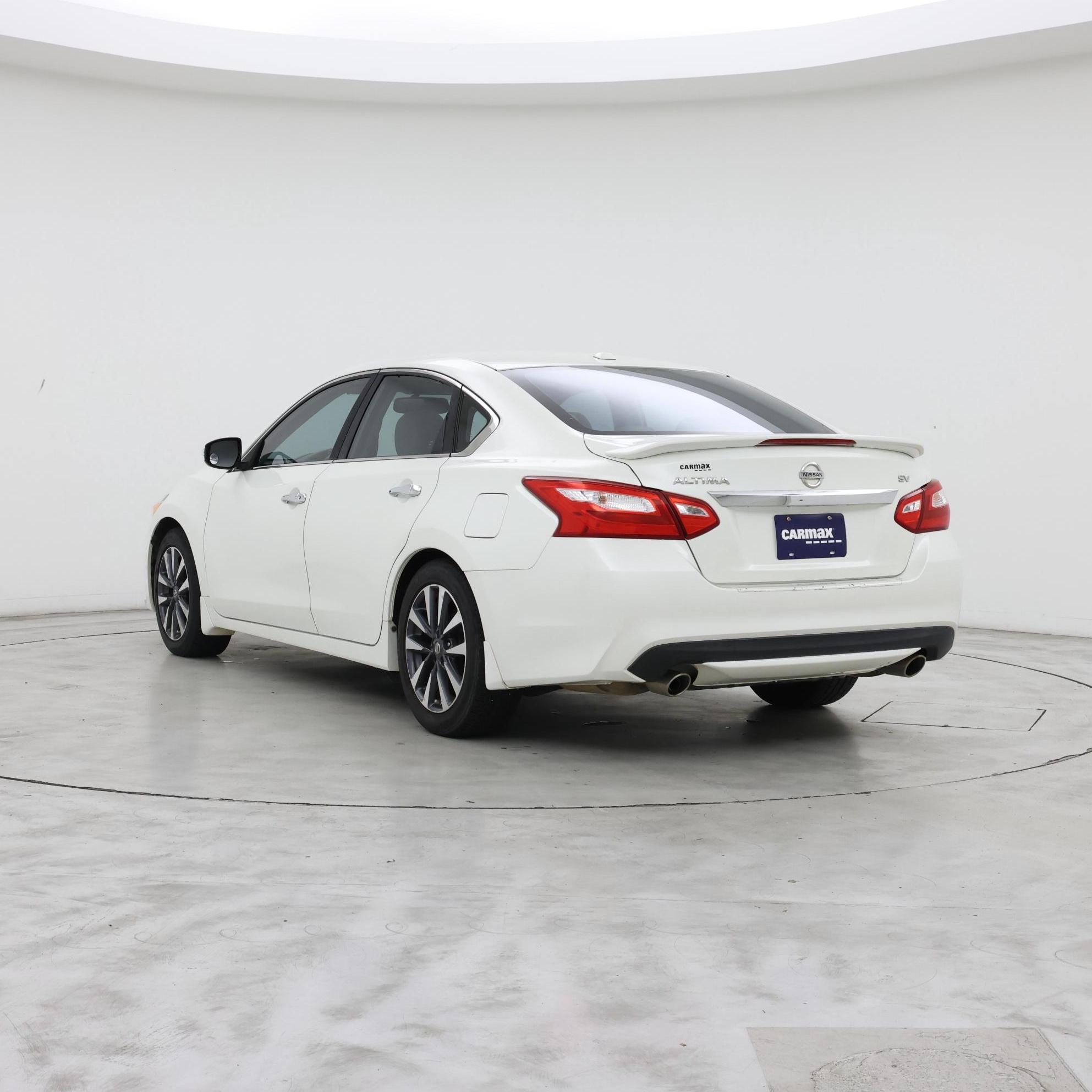 Thumbnail: 2016 Nissan Altima - 2