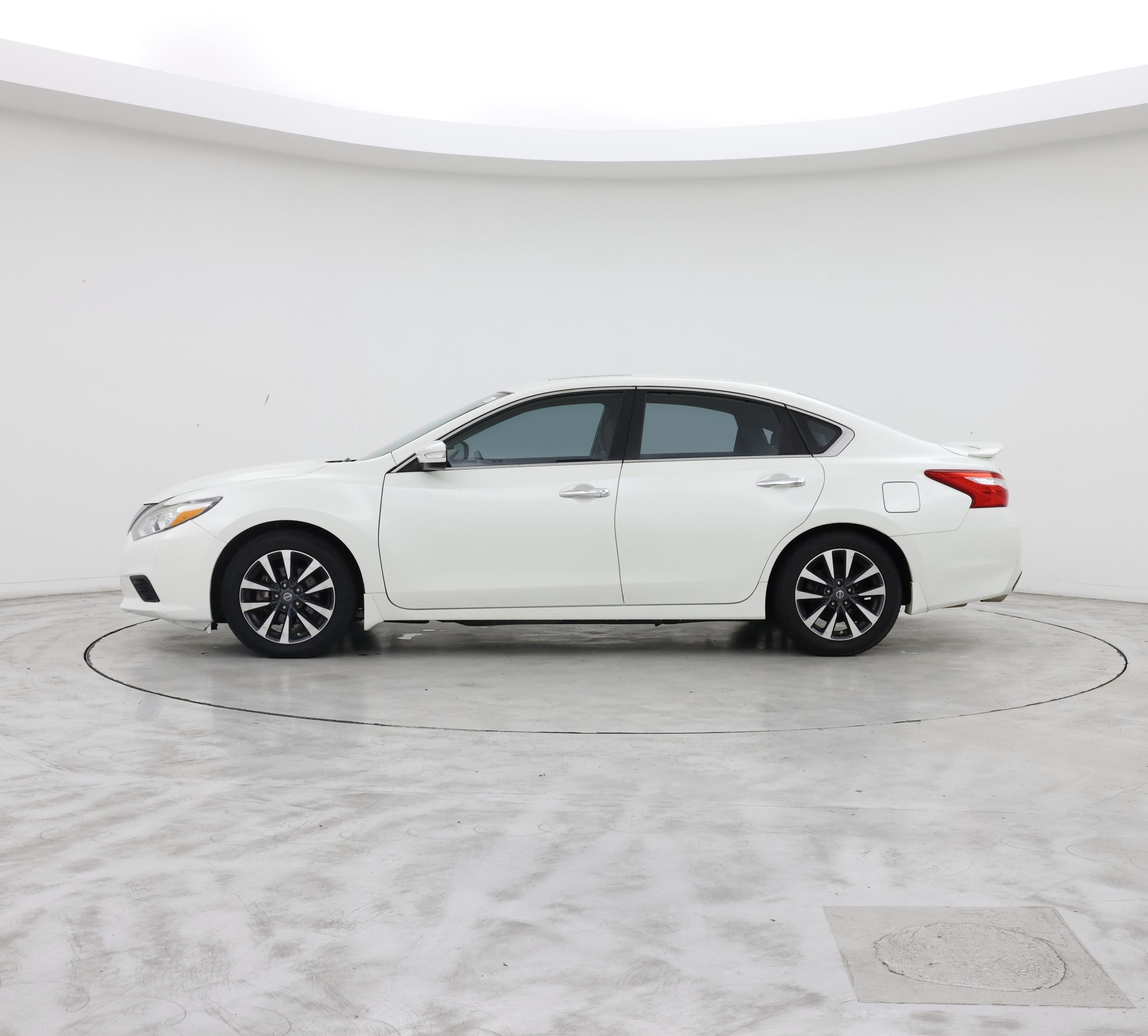 Thumbnail: 2016 Nissan Altima - 3