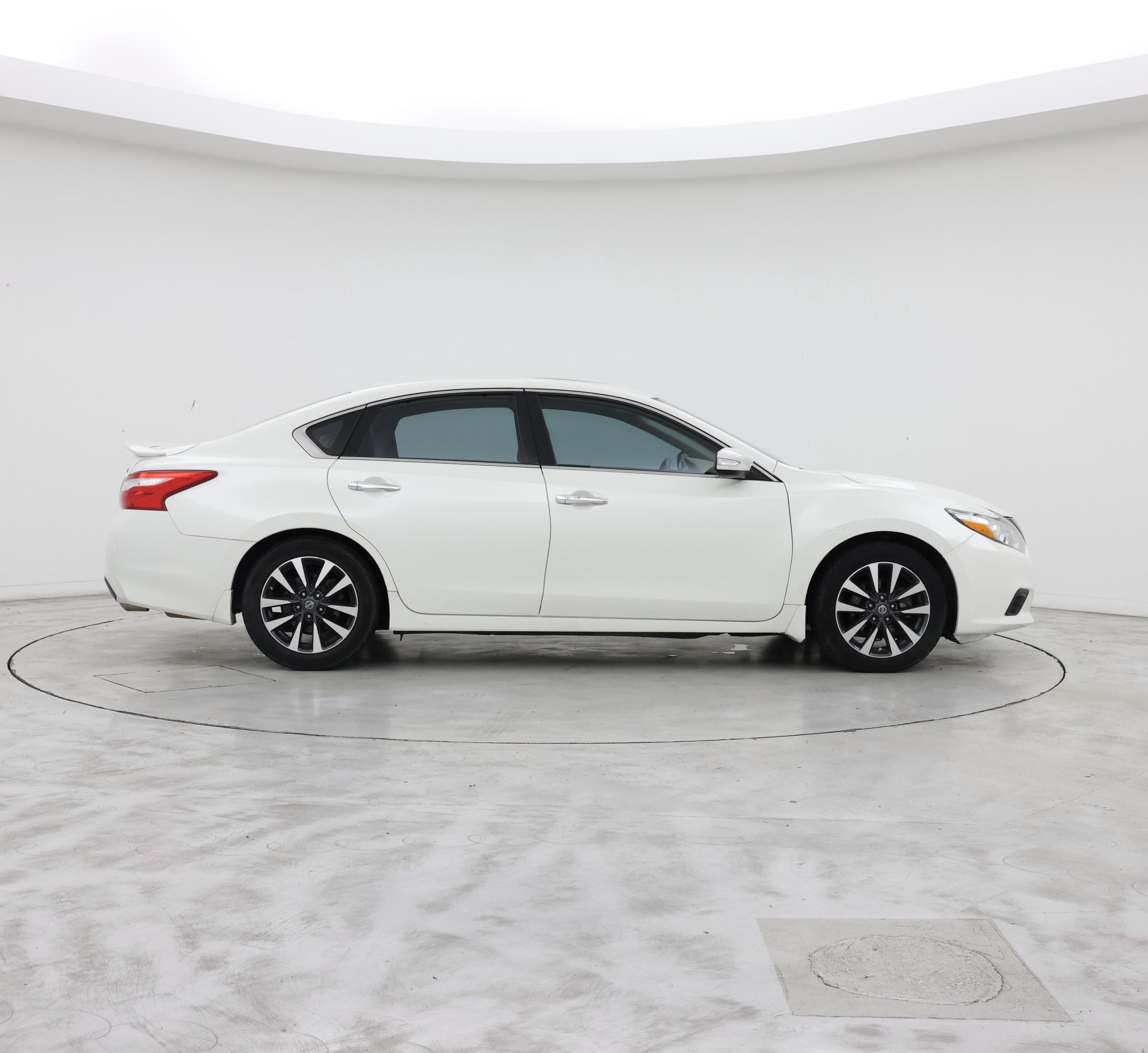 Thumbnail: 2016 Nissan Altima - 7