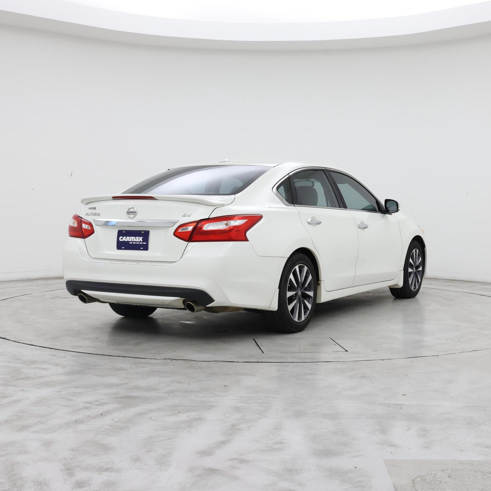 Thumbnail: 2016 Nissan Altima - 8
