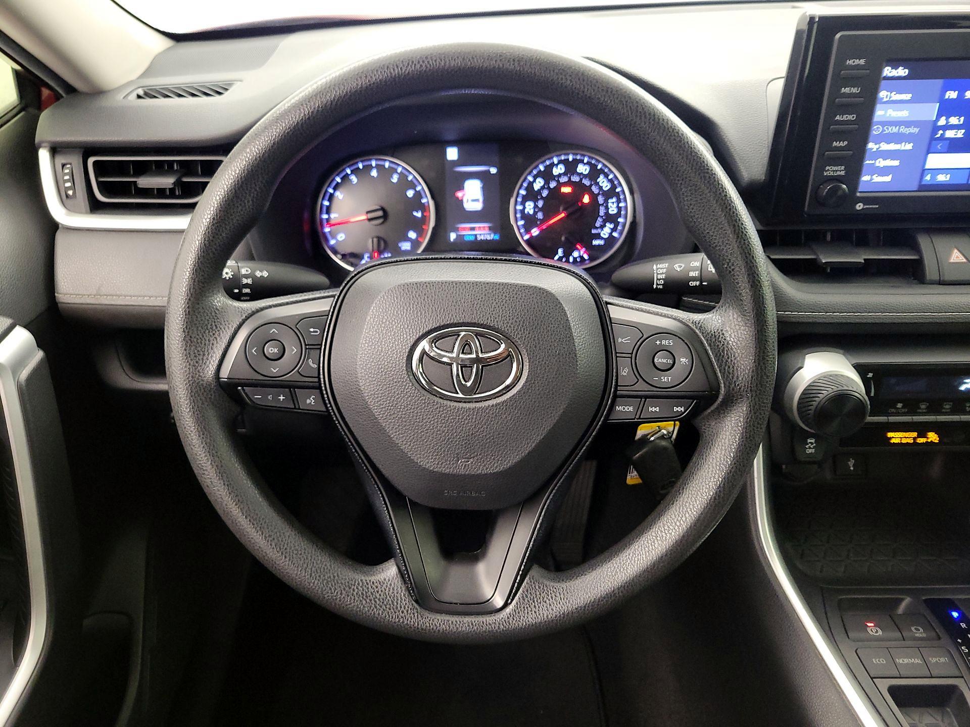 Thumbnail: 2021 Toyota RAV4 - 10