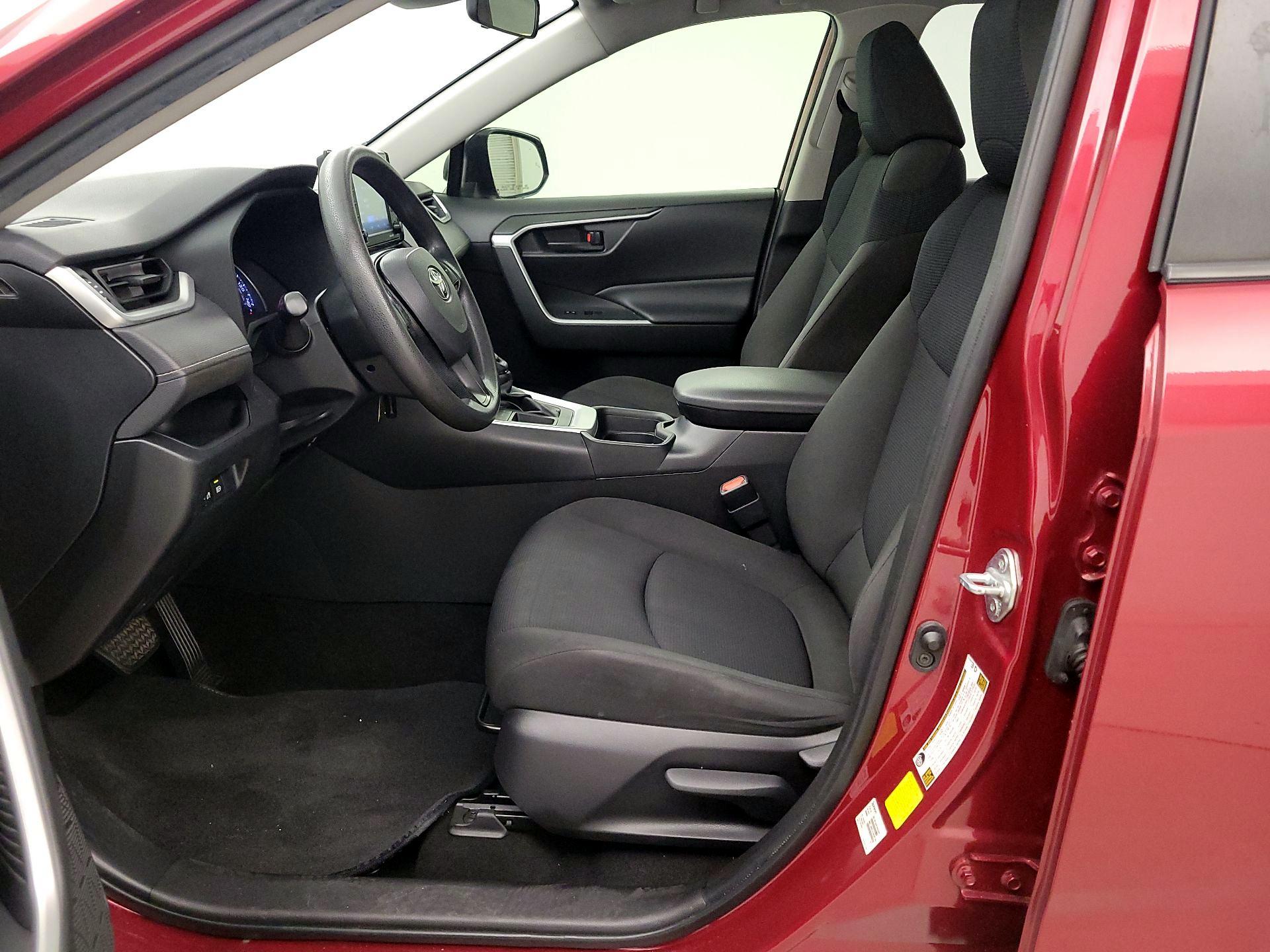 Thumbnail: 2021 Toyota RAV4 - 11