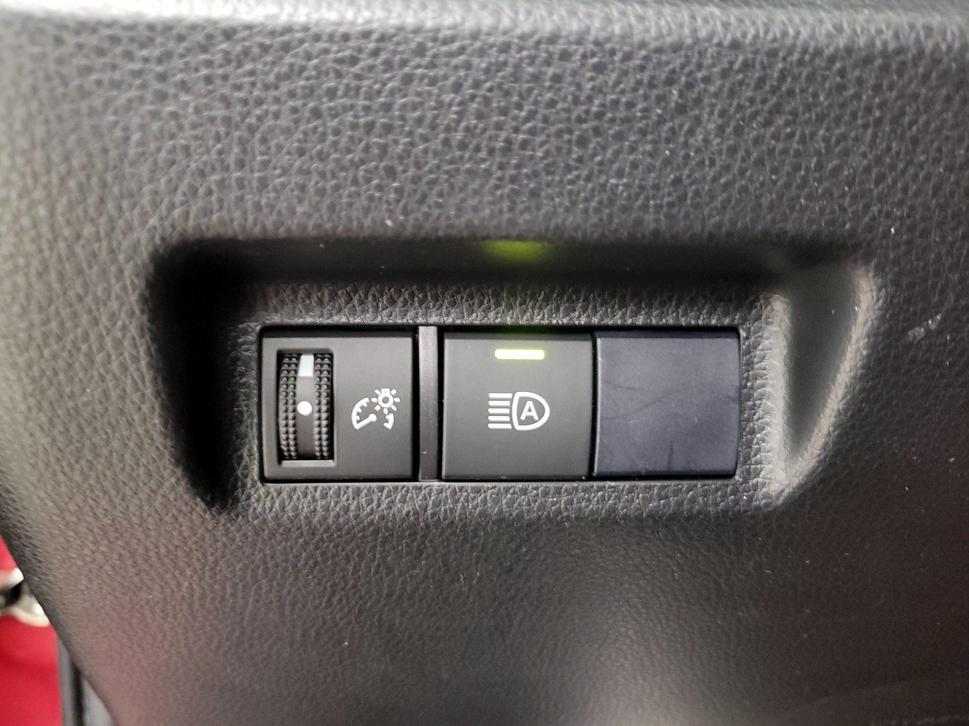 Thumbnail: 2021 Toyota RAV4 - 13