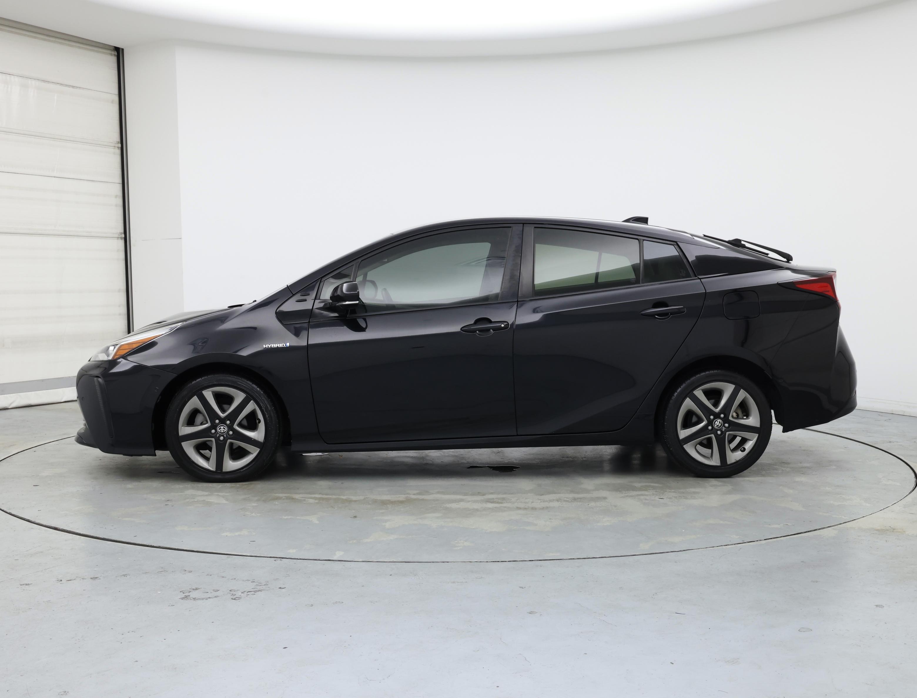 Thumbnail: 2020 Toyota Prius - 3