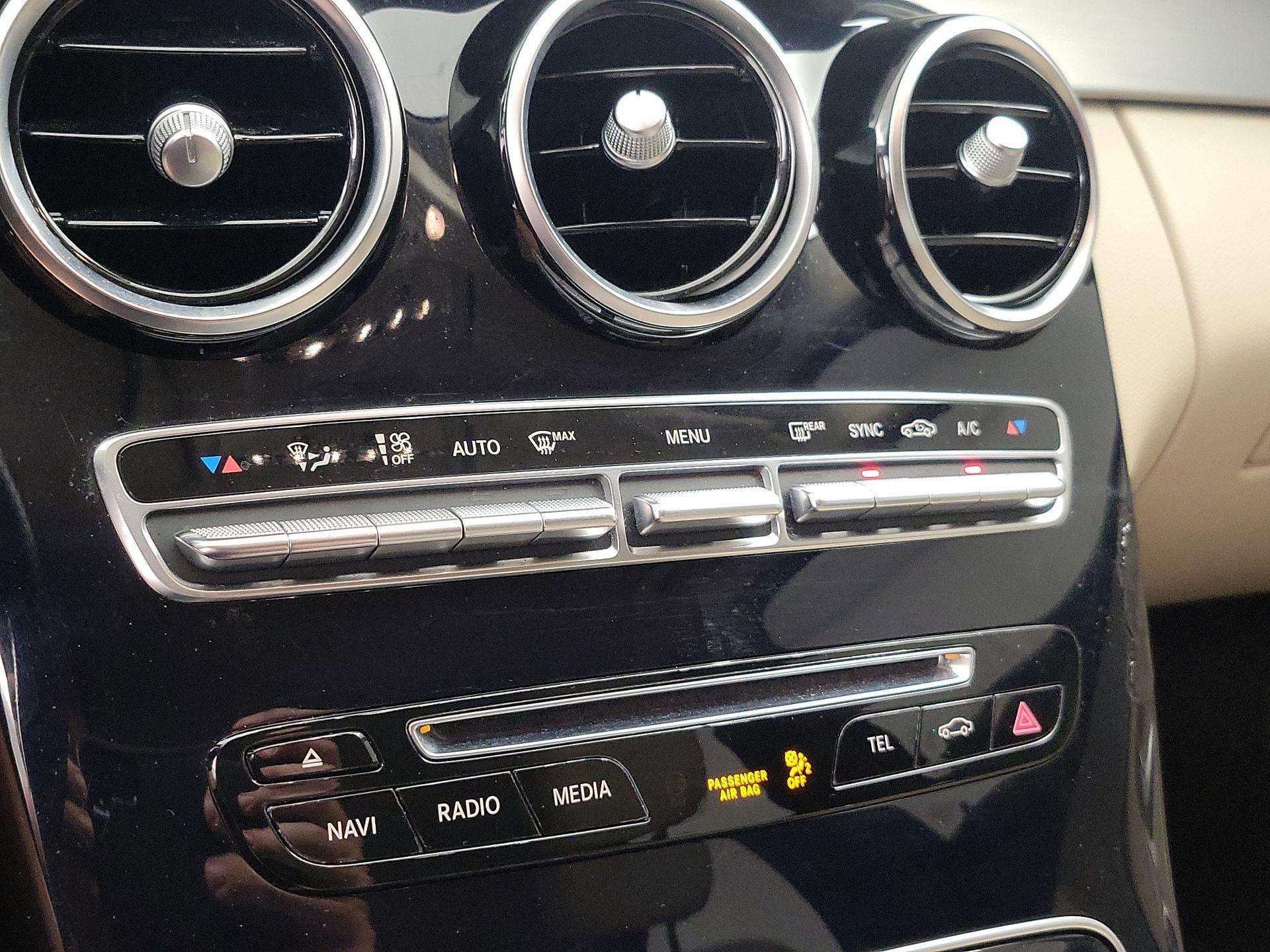 Thumbnail: 2016 Mercedes-Benz C-Class - 16