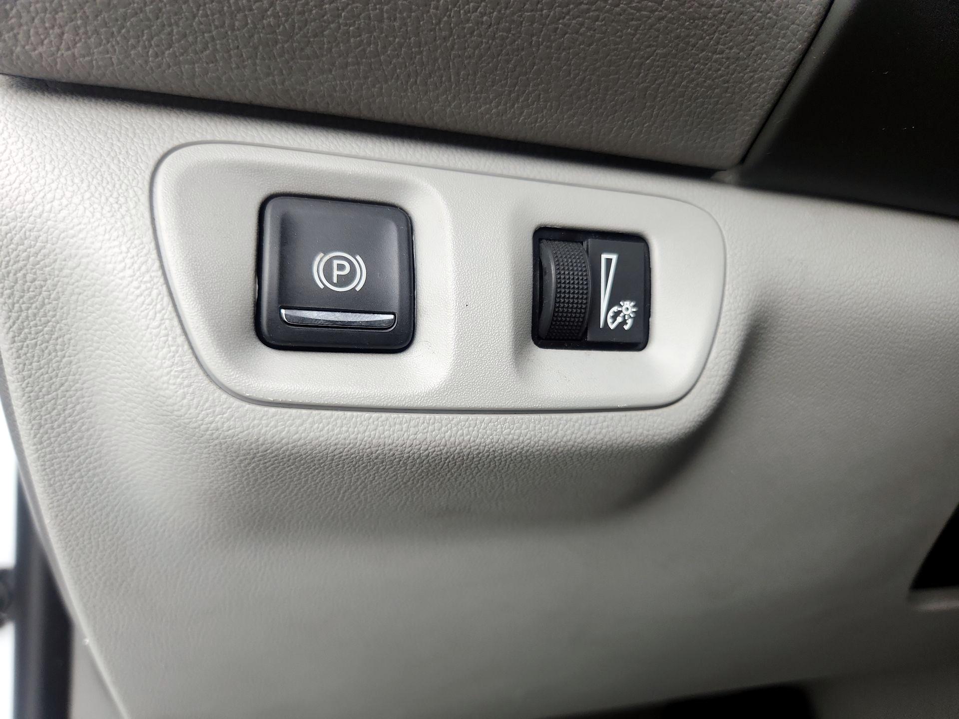 Thumbnail: 2018 GMC Acadia - 13