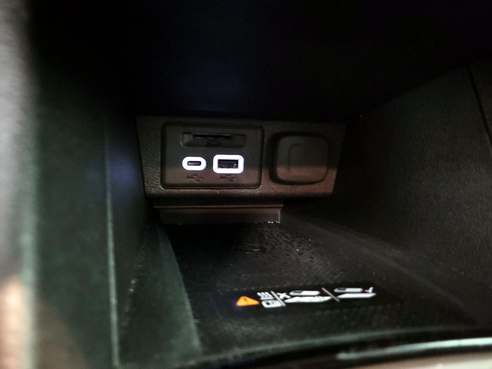 Thumbnail: 2022 Chevrolet Bolt EUV - 18