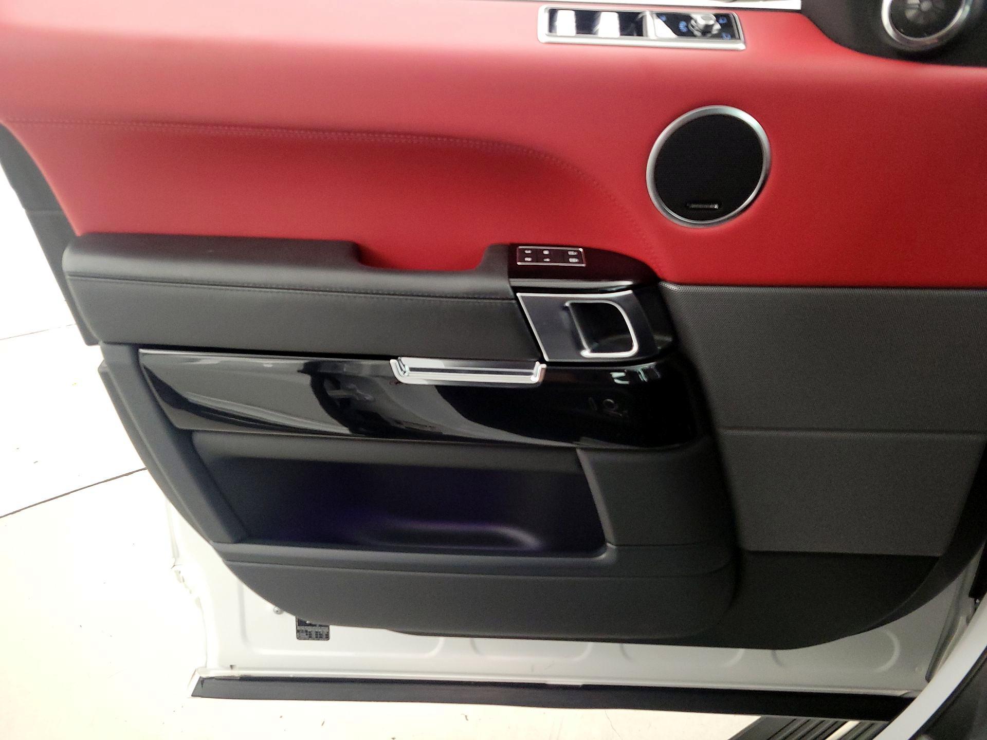 Thumbnail: 2022 Land Rover Range Rover Sport - 12