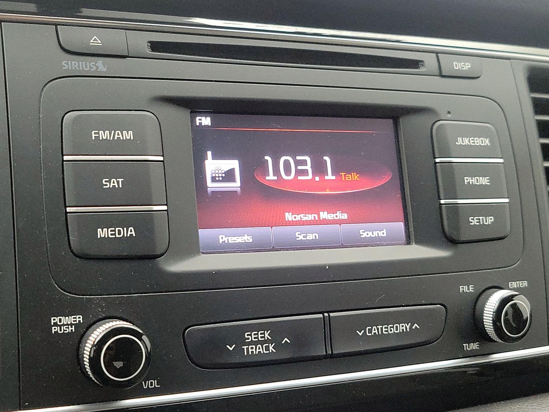 Thumbnail: 2015 Kia Sedona - 15