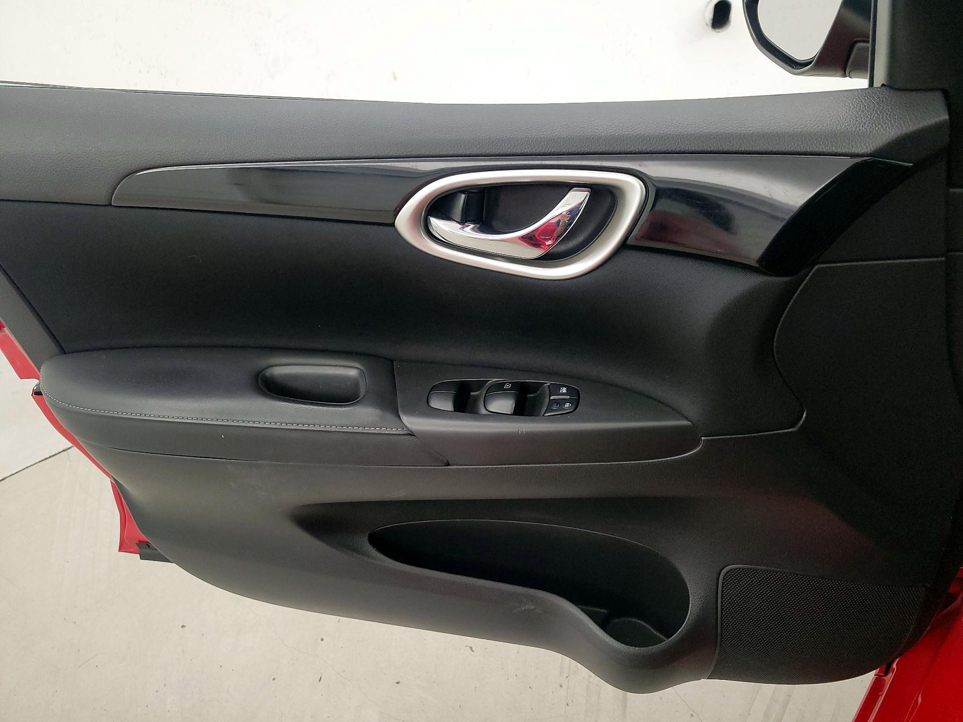 Thumbnail: 2019 Nissan Sentra - 12
