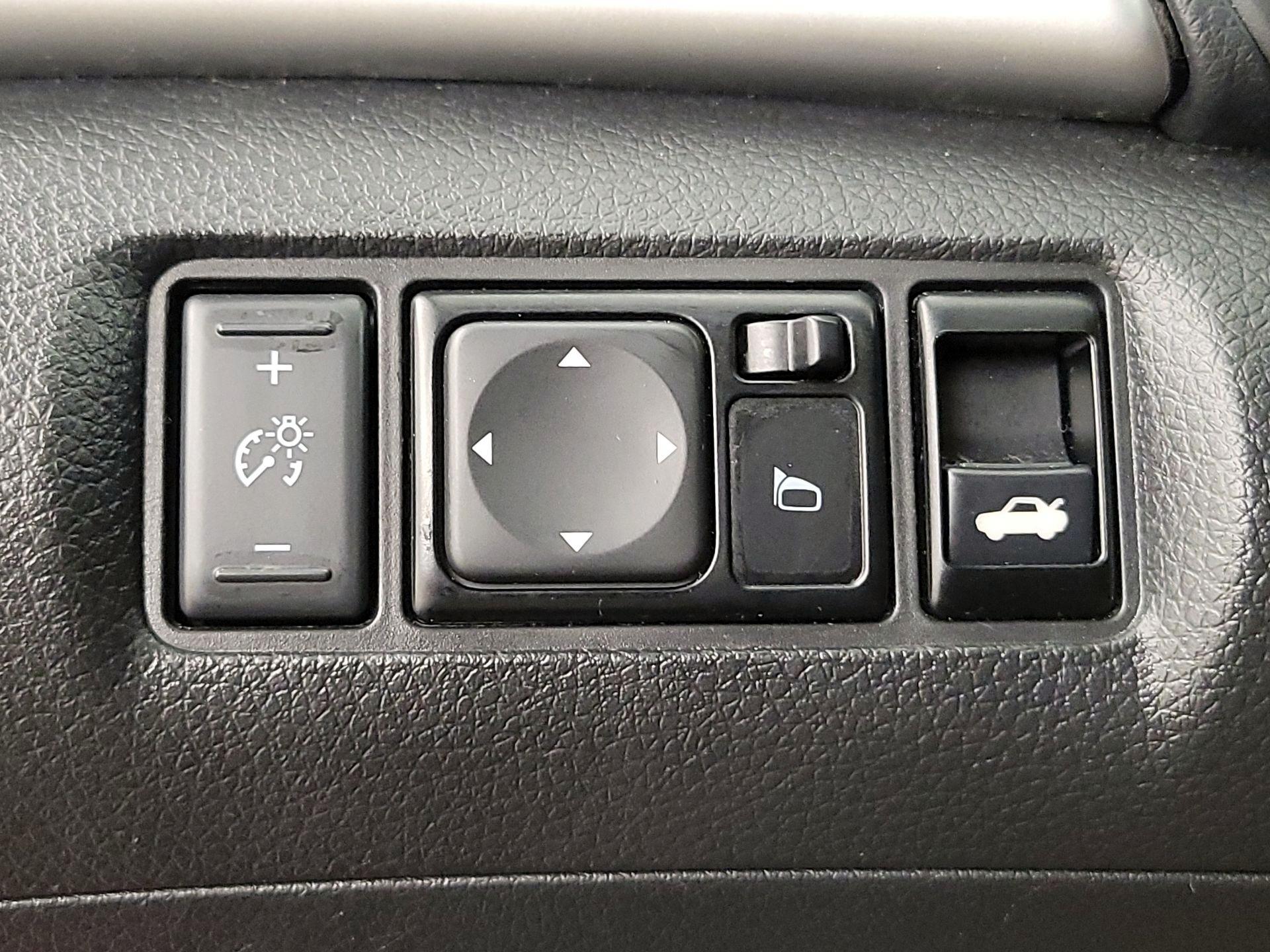 Thumbnail: 2019 Nissan Sentra - 13