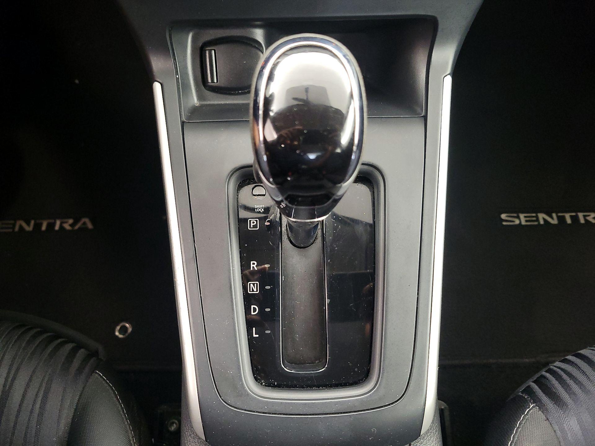 Thumbnail: 2019 Nissan Sentra - 17