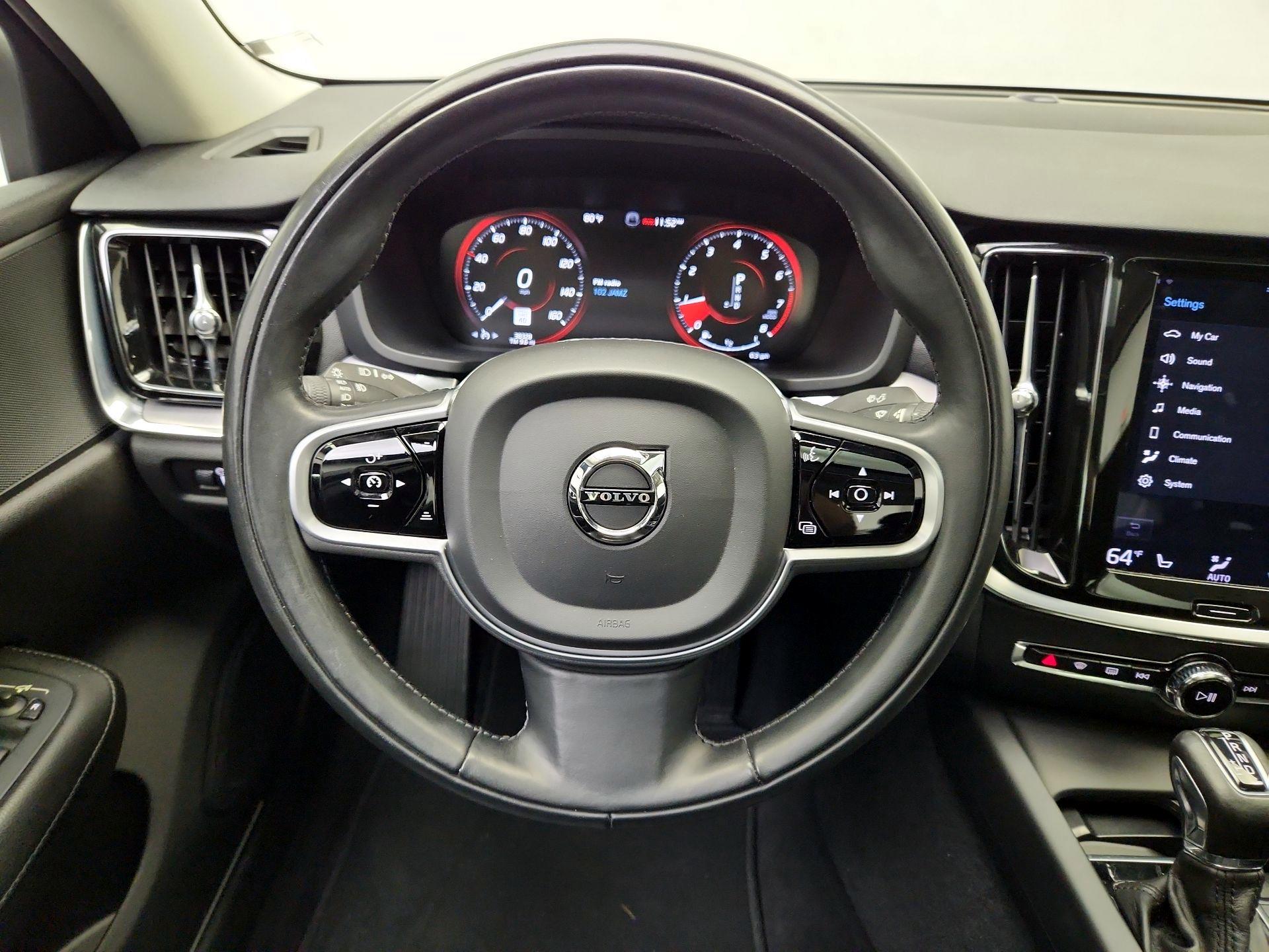 Thumbnail: 2020 Volvo S60 - 10
