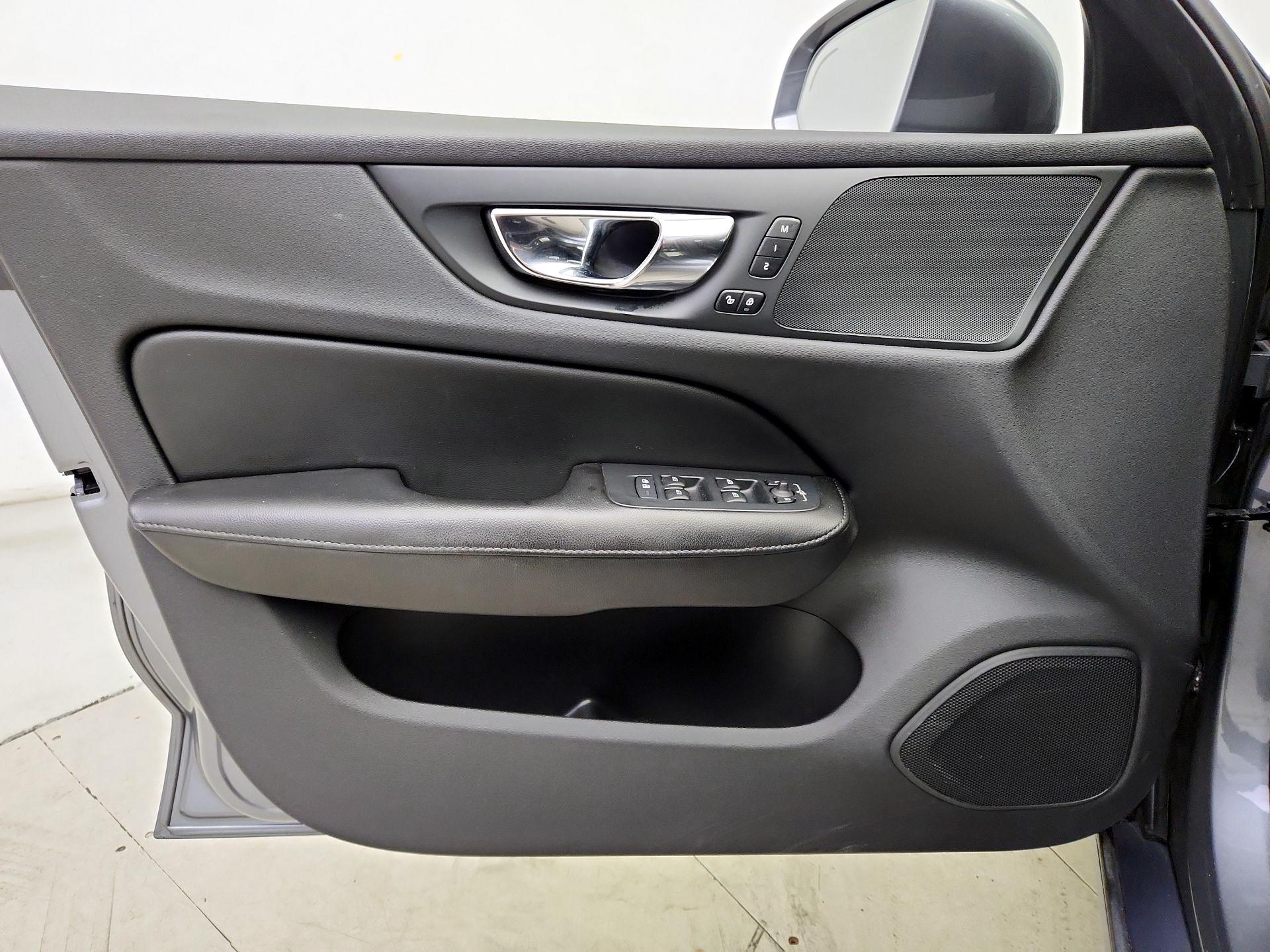Thumbnail: 2020 Volvo S60 - 12