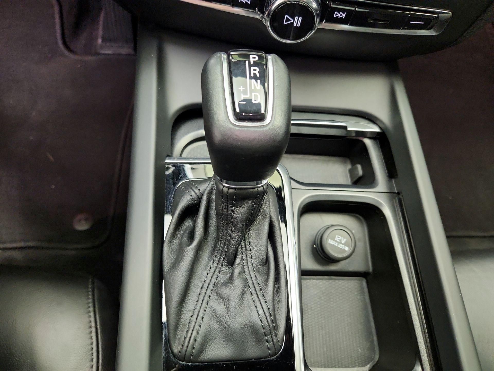 Thumbnail: 2020 Volvo S60 - 18