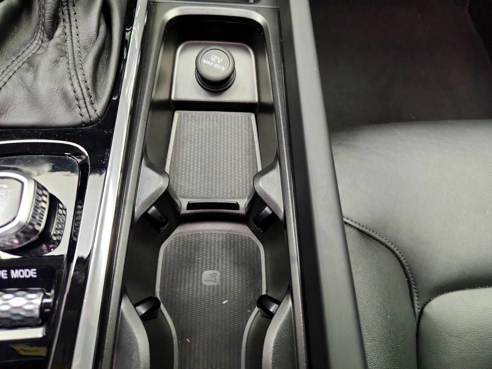Thumbnail: 2020 Volvo S60 - 19
