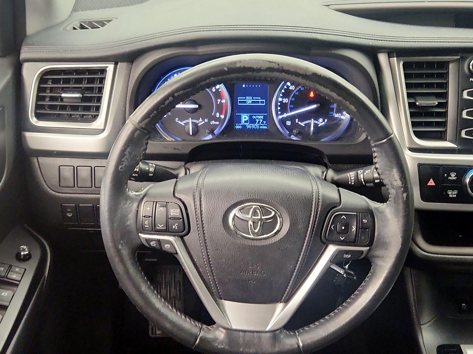 Thumbnail: 2015 Toyota Highlander - 10
