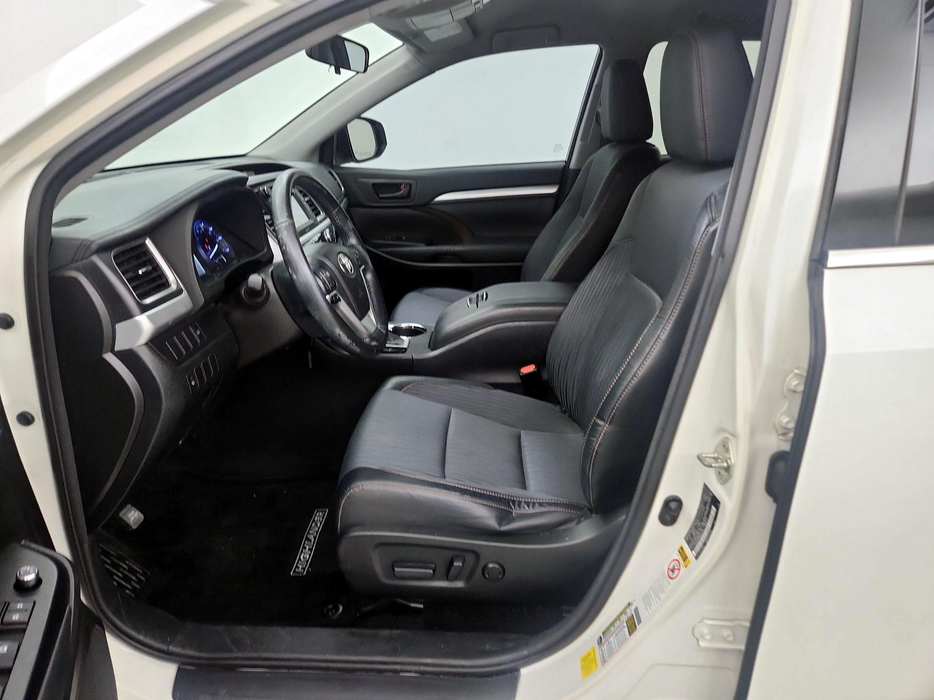 Thumbnail: 2015 Toyota Highlander - 11