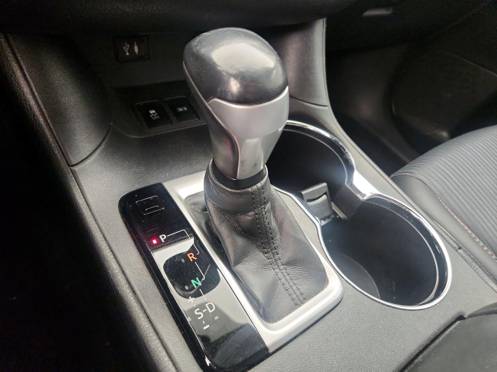 Thumbnail: 2015 Toyota Highlander - 17