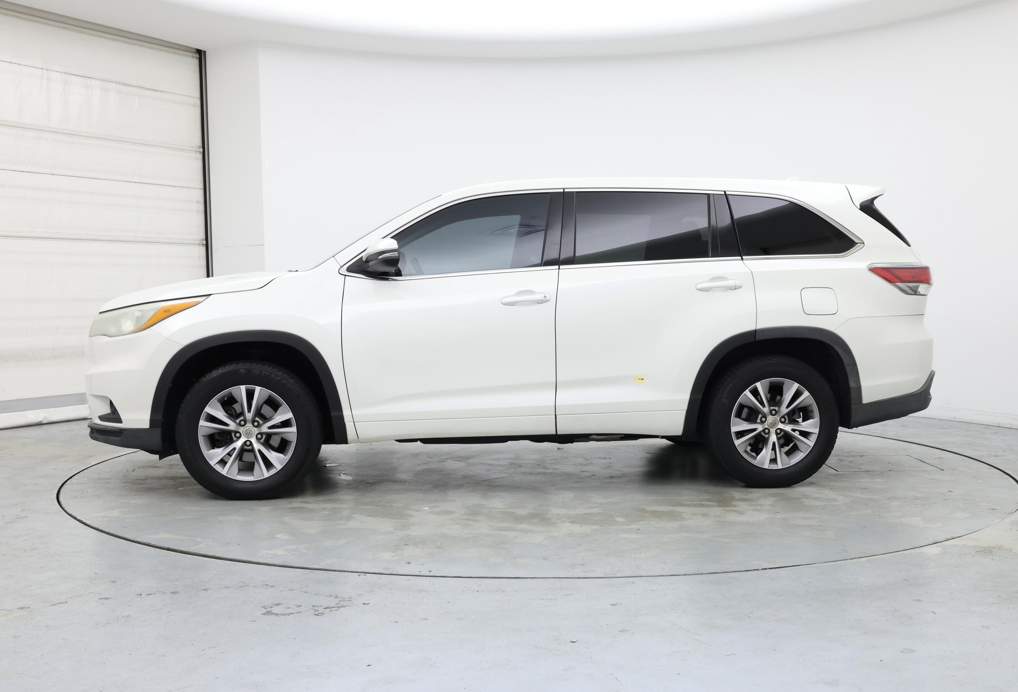 Thumbnail: 2015 Toyota Highlander - 3